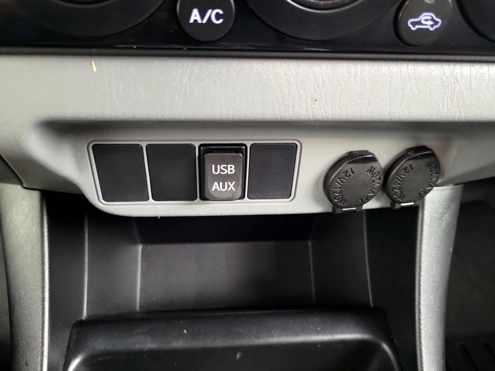 Thumbnail: 2015 Toyota Tacoma - 16