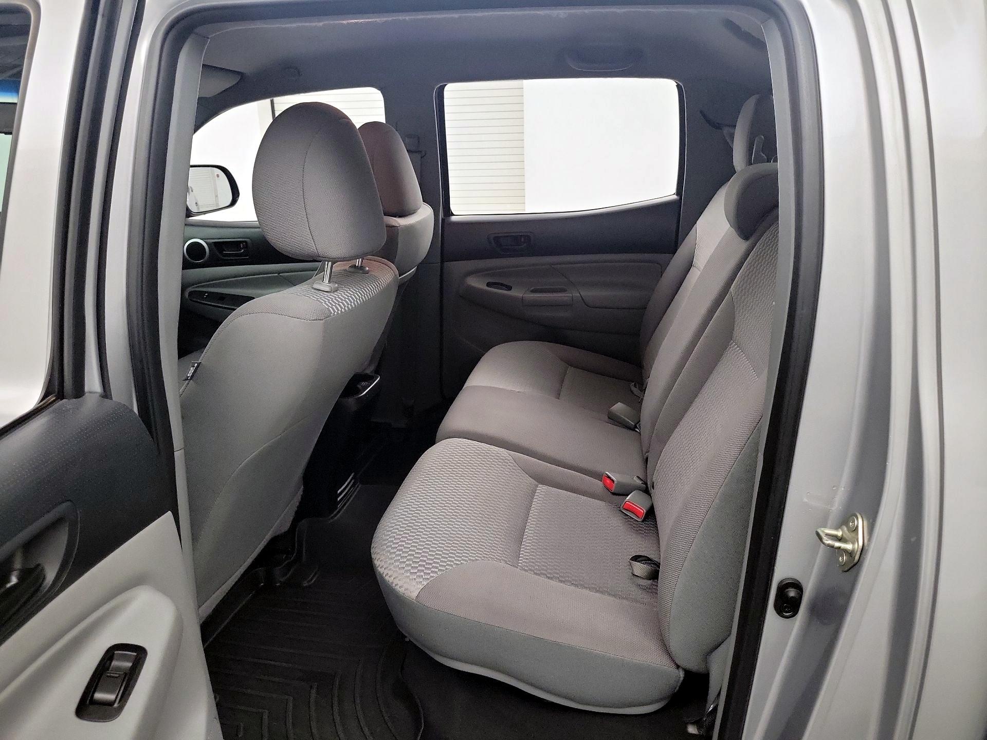 Thumbnail: 2015 Toyota Tacoma - 17