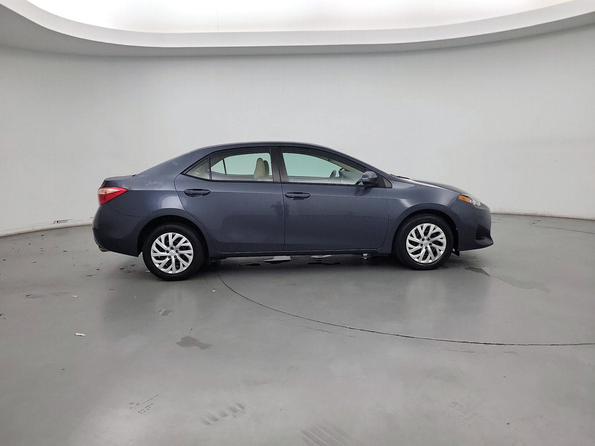 Thumbnail: 2017 Toyota Corolla - 4