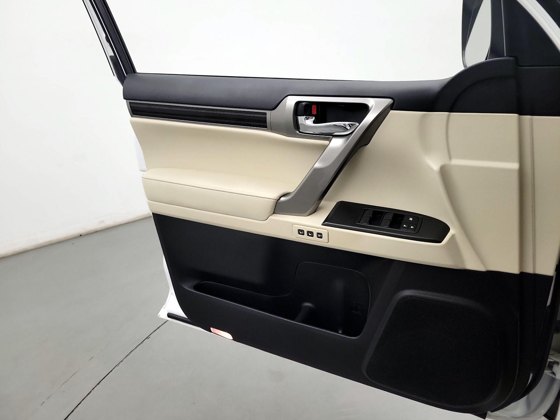 Thumbnail: 2022 Lexus GX - 10