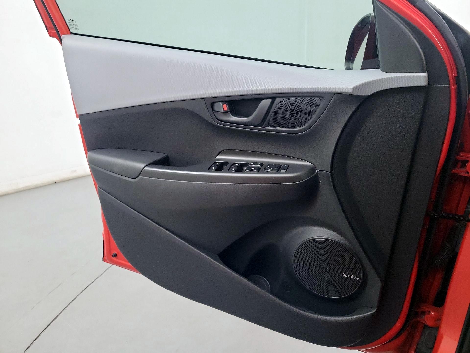 Thumbnail: 2020 Hyundai Kona - 10