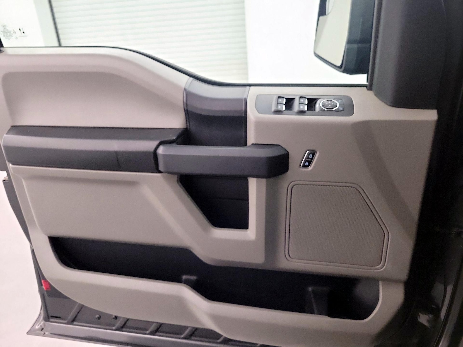 2020 Ford F-150 XL - Photo 11