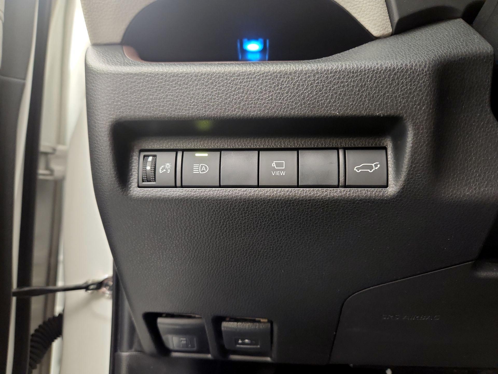 Thumbnail: 2019 Toyota RAV4 - 11