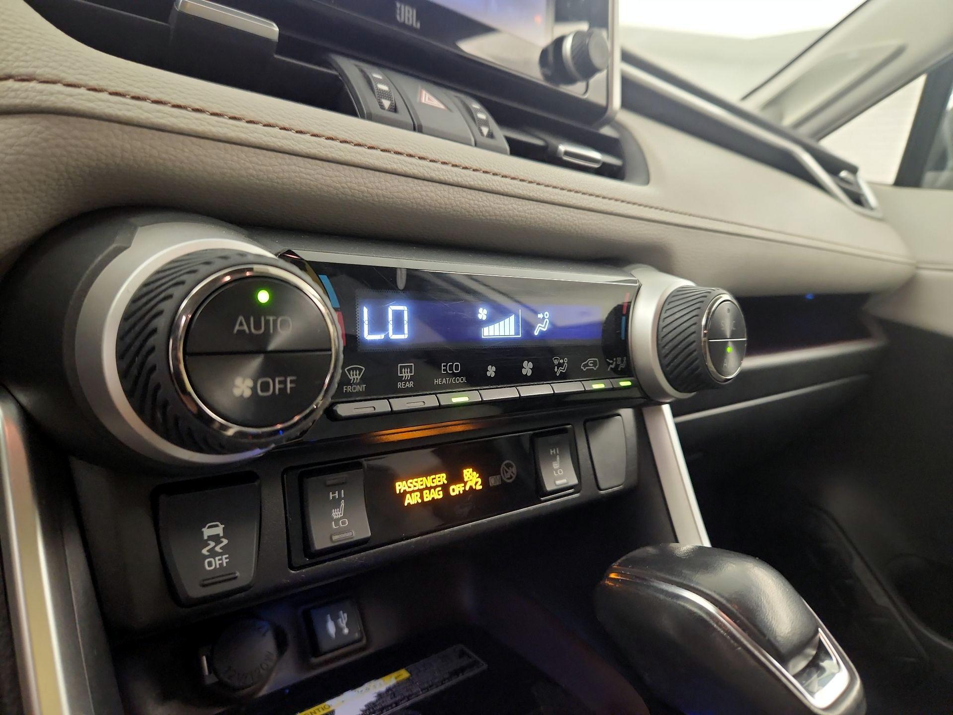 Thumbnail: 2019 Toyota RAV4 - 15