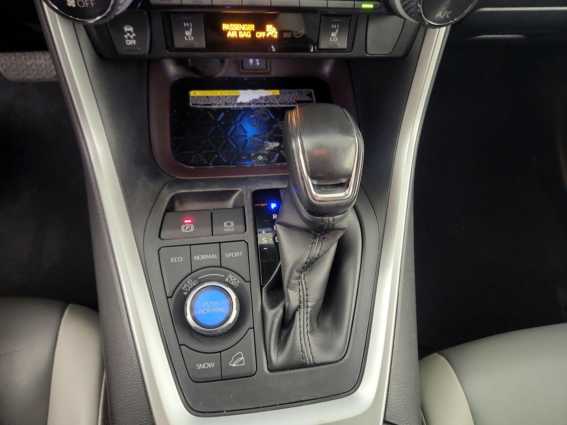 Thumbnail: 2019 Toyota RAV4 - 16