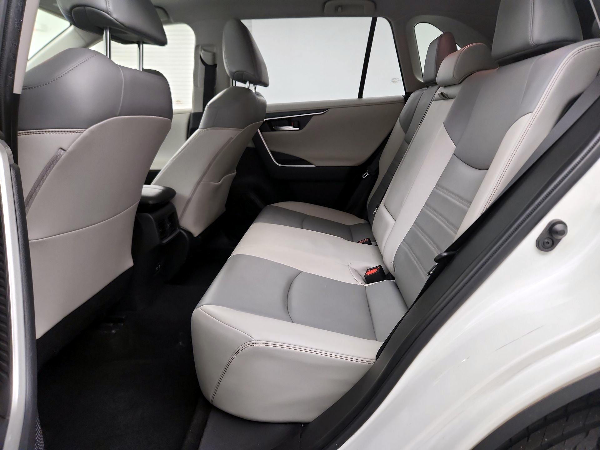 Thumbnail: 2019 Toyota RAV4 - 19