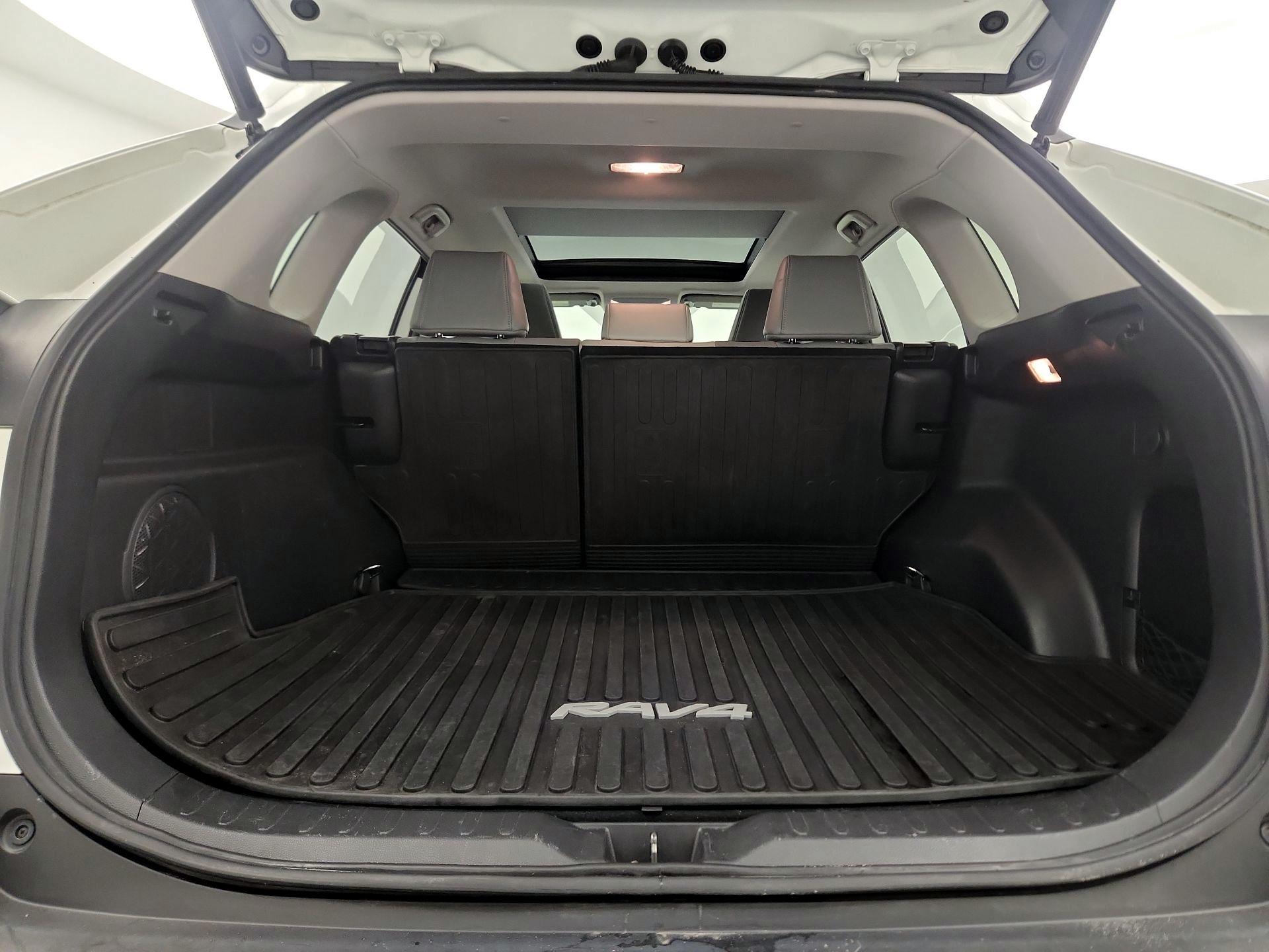 Thumbnail: 2019 Toyota RAV4 - 20