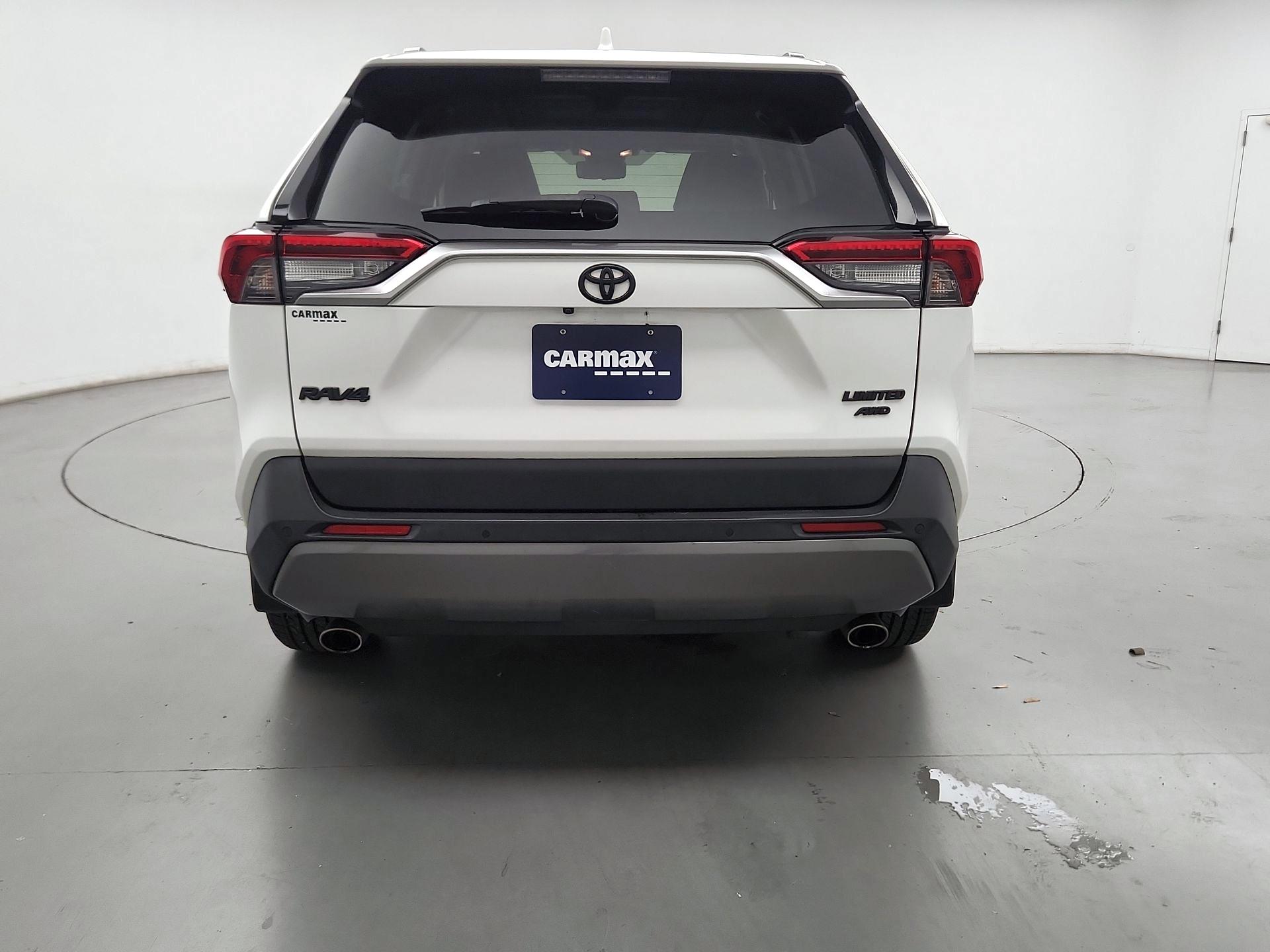 Thumbnail: 2019 Toyota RAV4 - 6