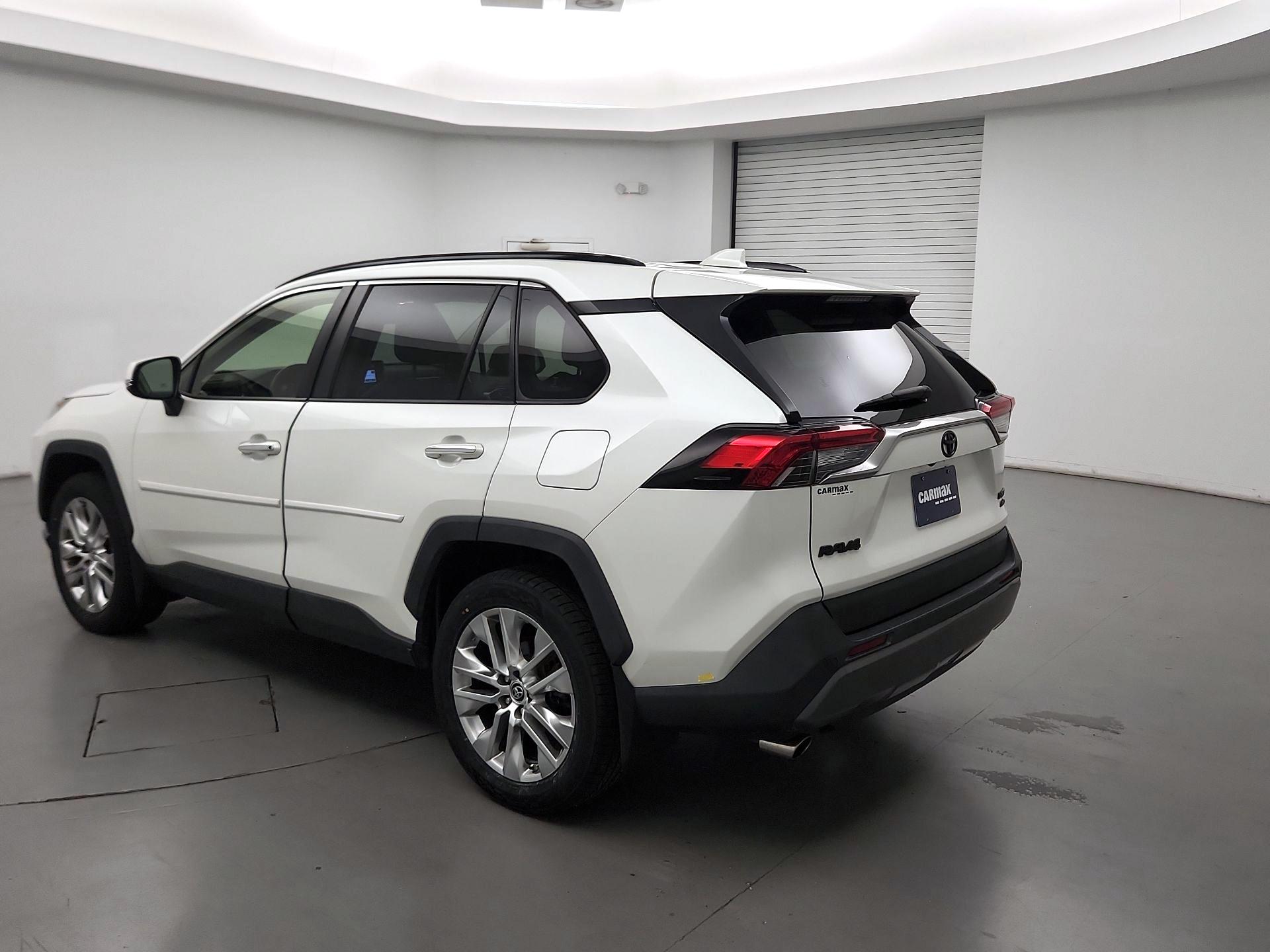 Thumbnail: 2019 Toyota RAV4 - 7