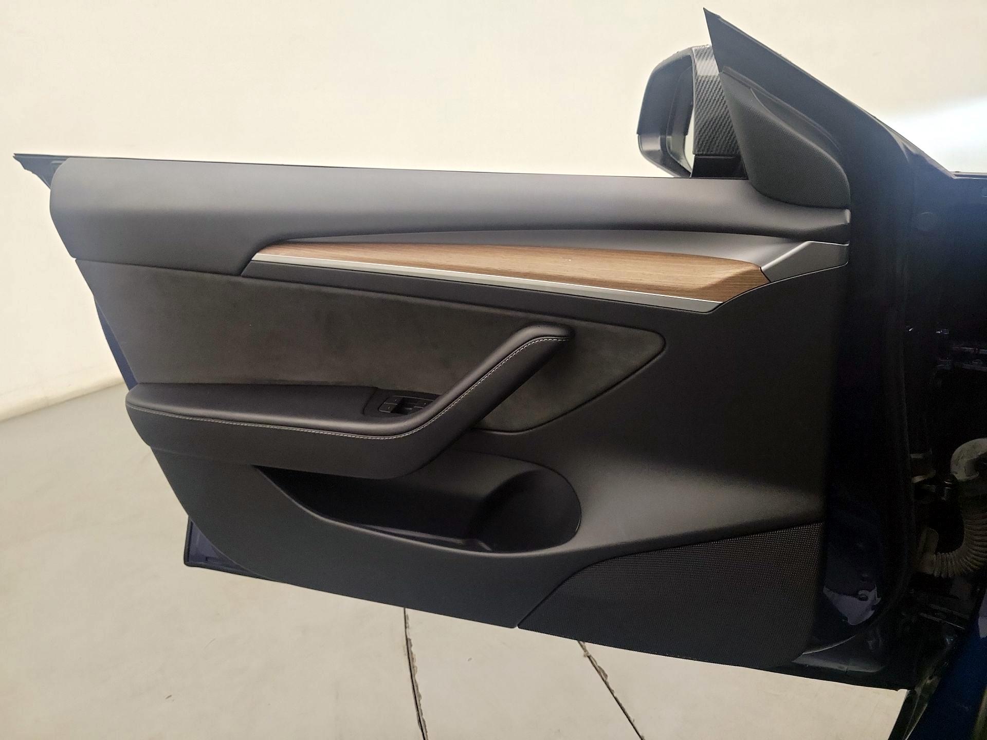 Thumbnail: 2023 Tesla Model 3 - 10