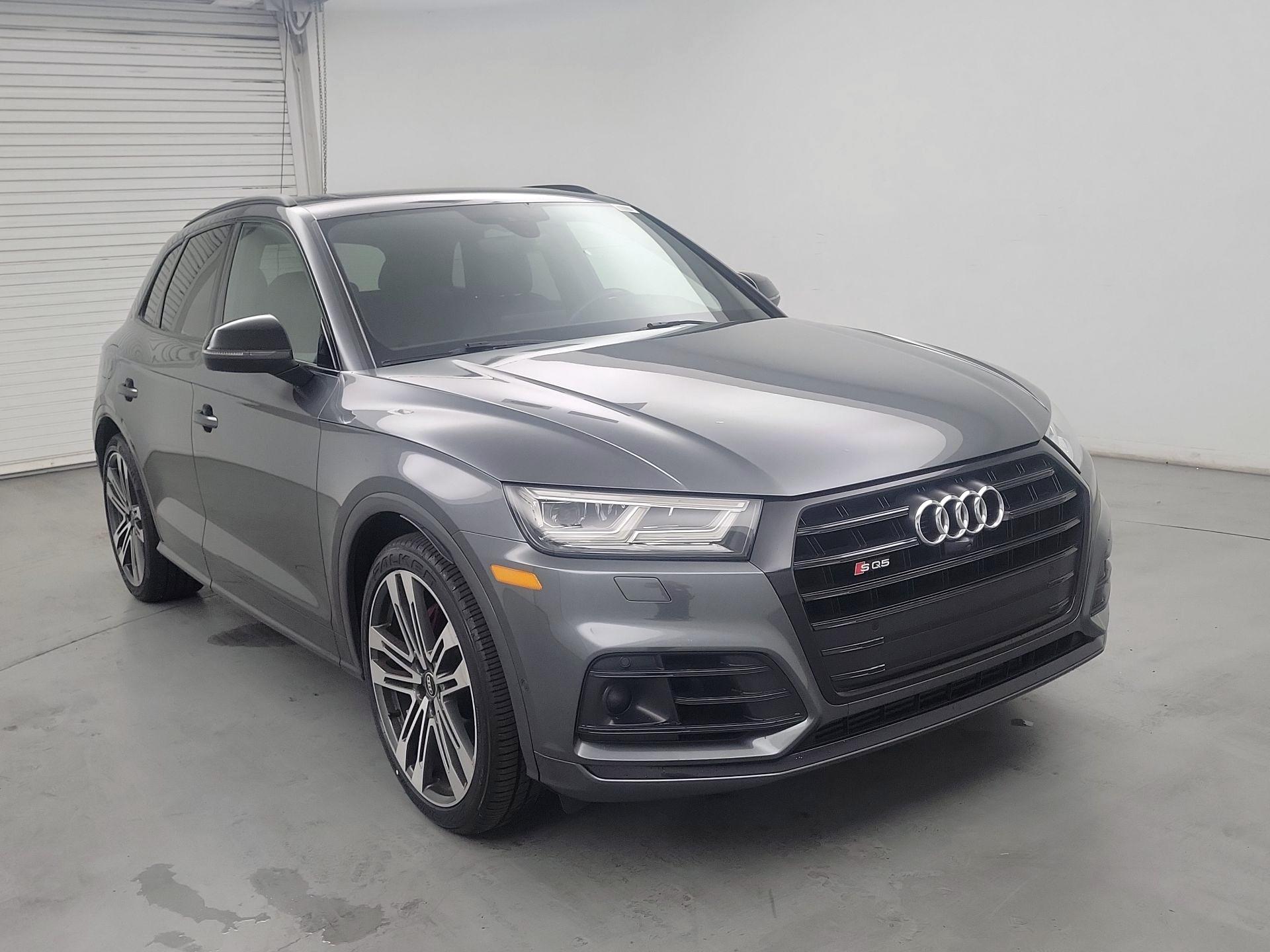 Thumbnail: 2020 Audi SQ5 - 1