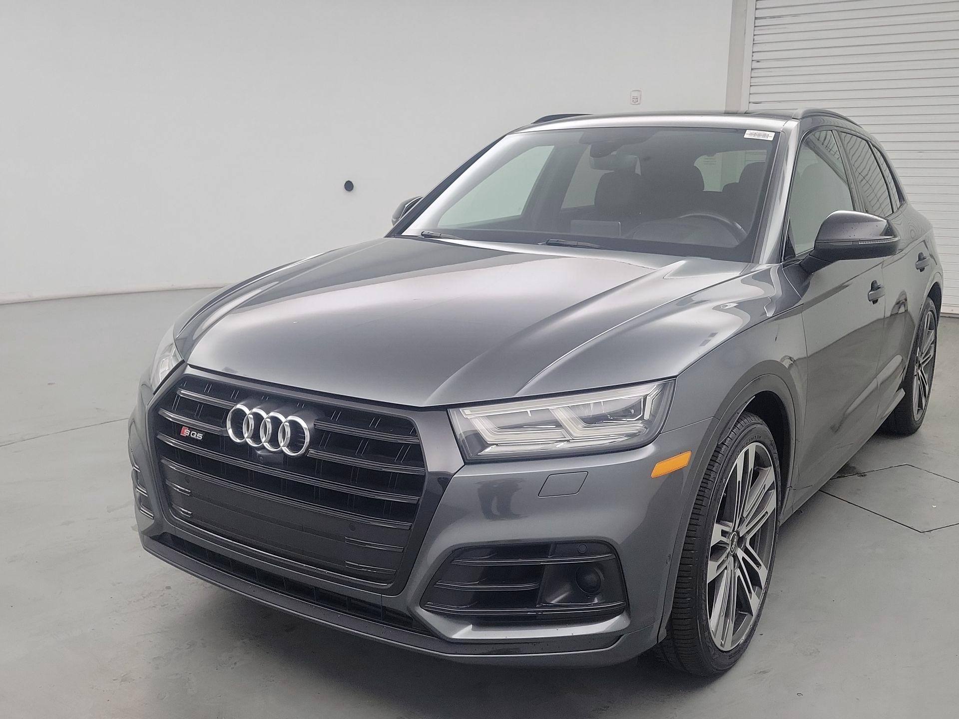 Thumbnail: 2020 Audi SQ5 - 3