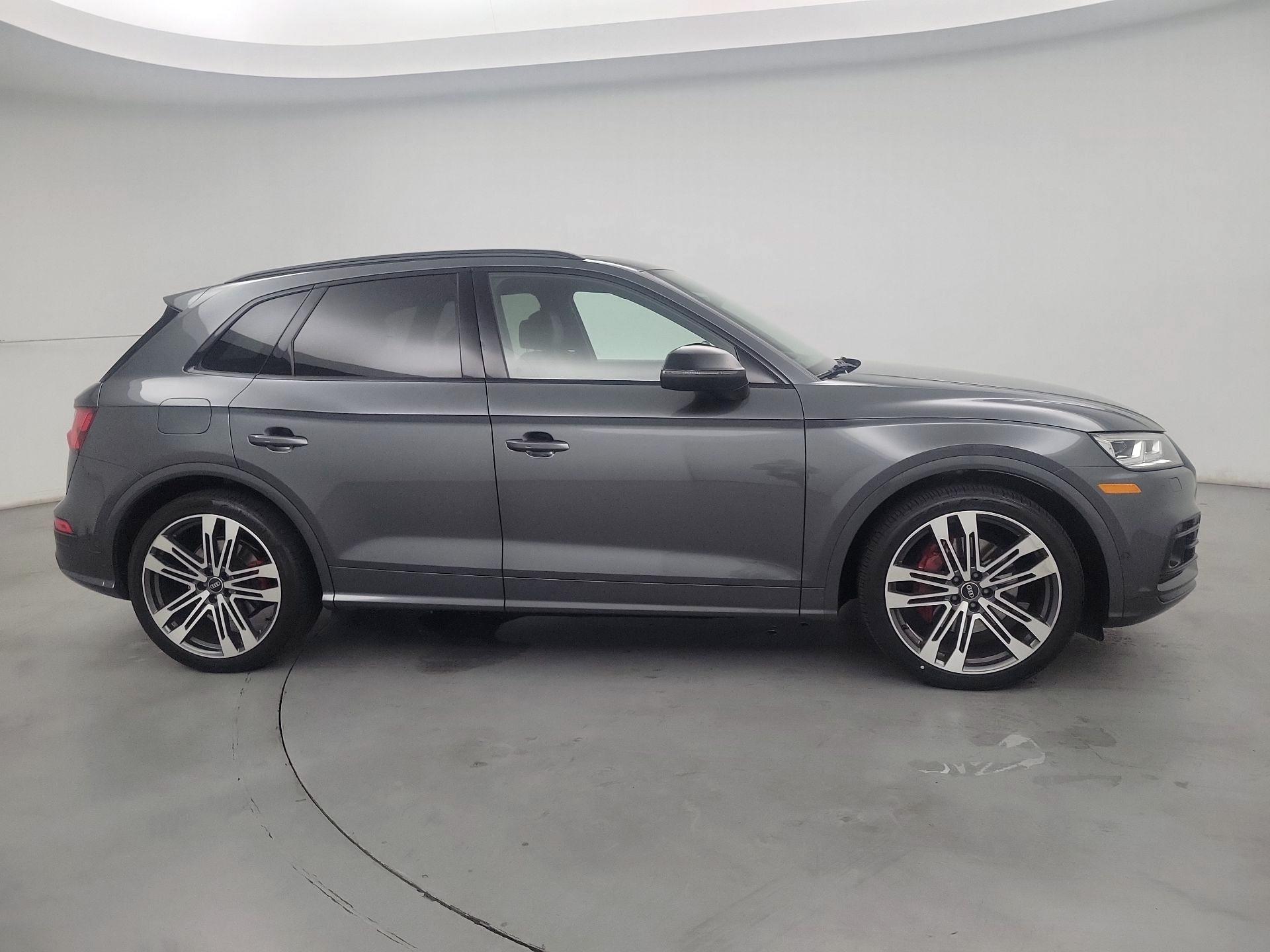 Thumbnail: 2020 Audi SQ5 - 4