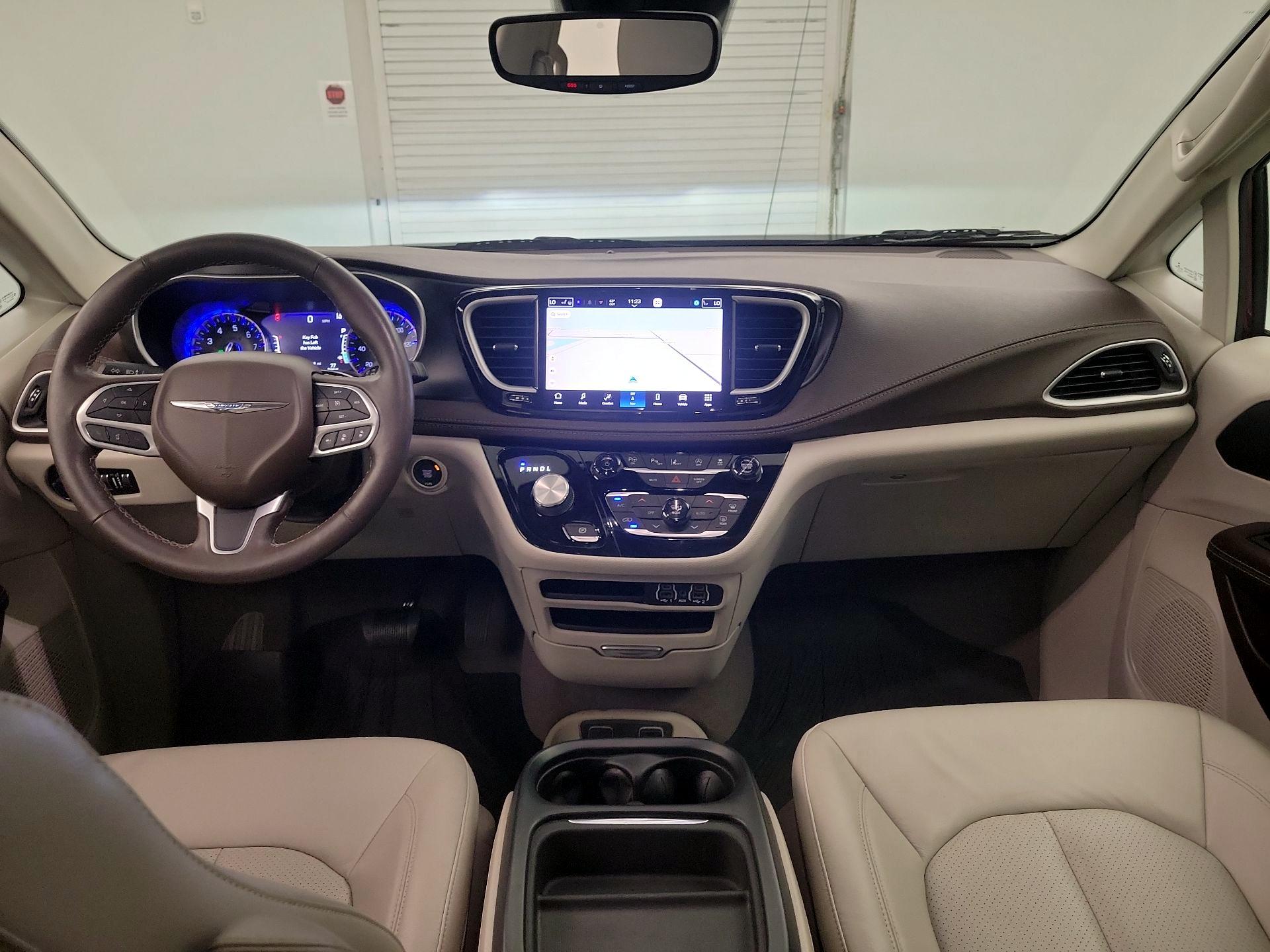 Thumbnail: 2021 Chrysler Pacifica - 9