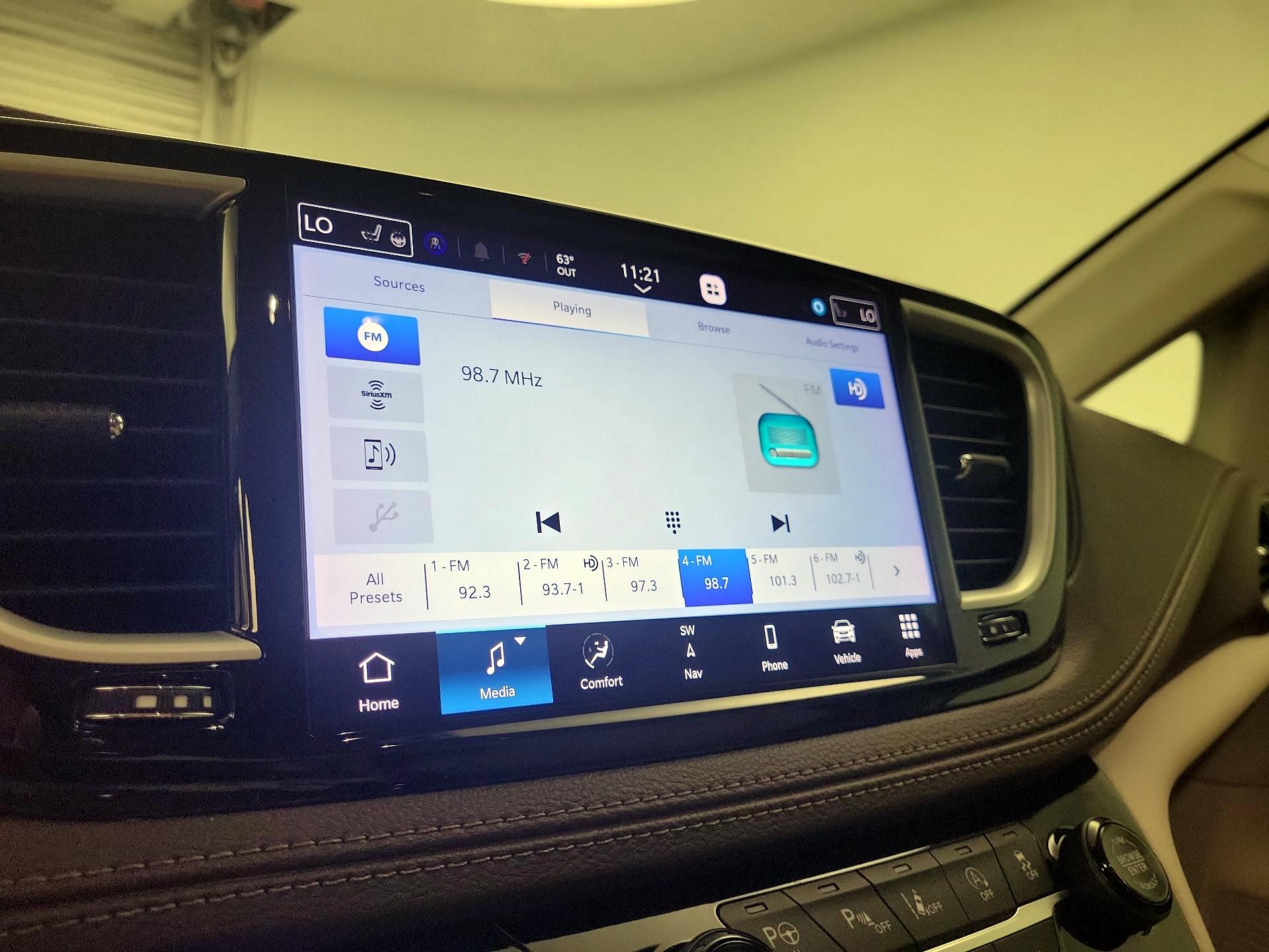 Thumbnail: 2021 Chrysler Pacifica - 16