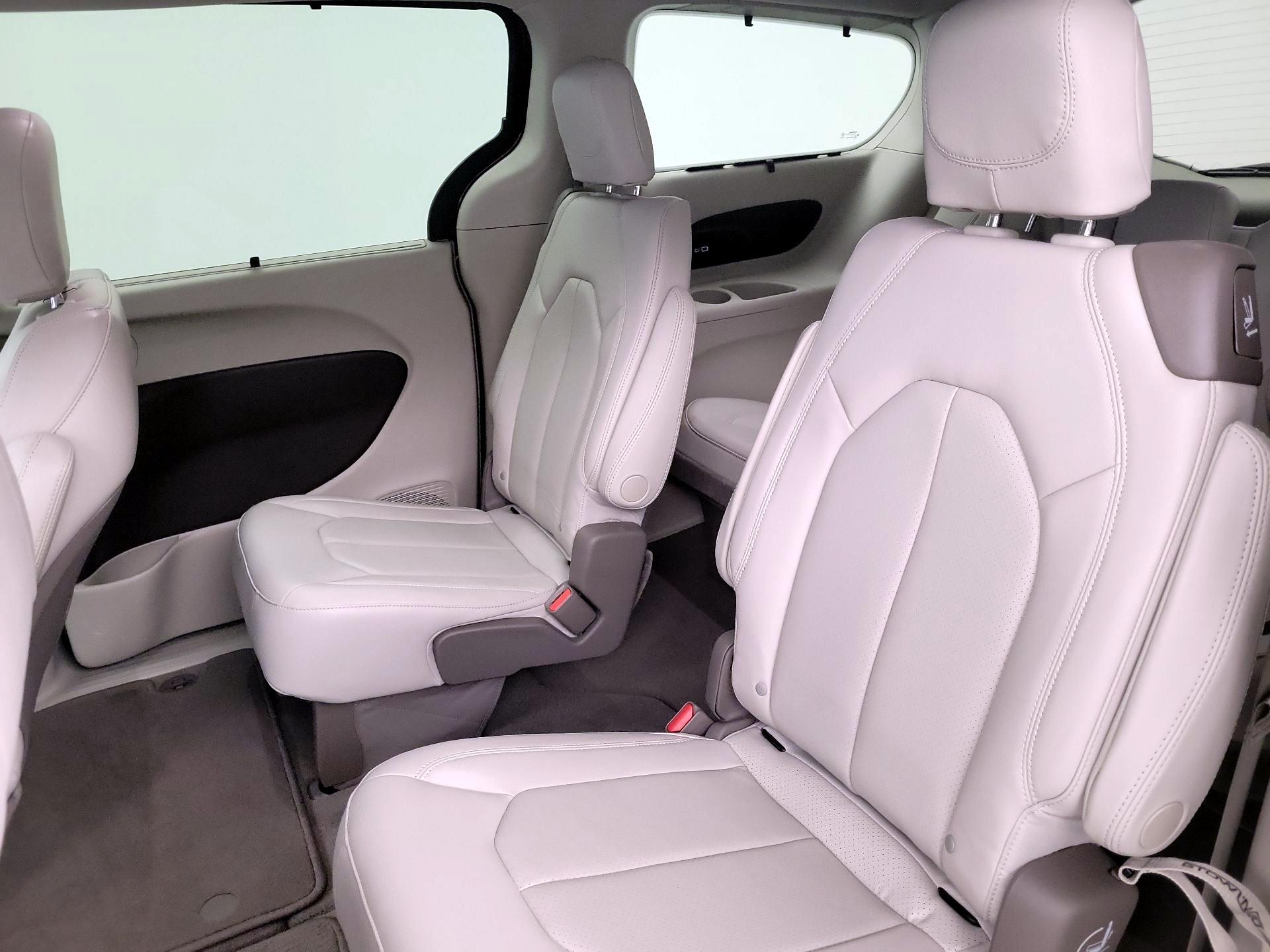 Thumbnail: 2021 Chrysler Pacifica - 20