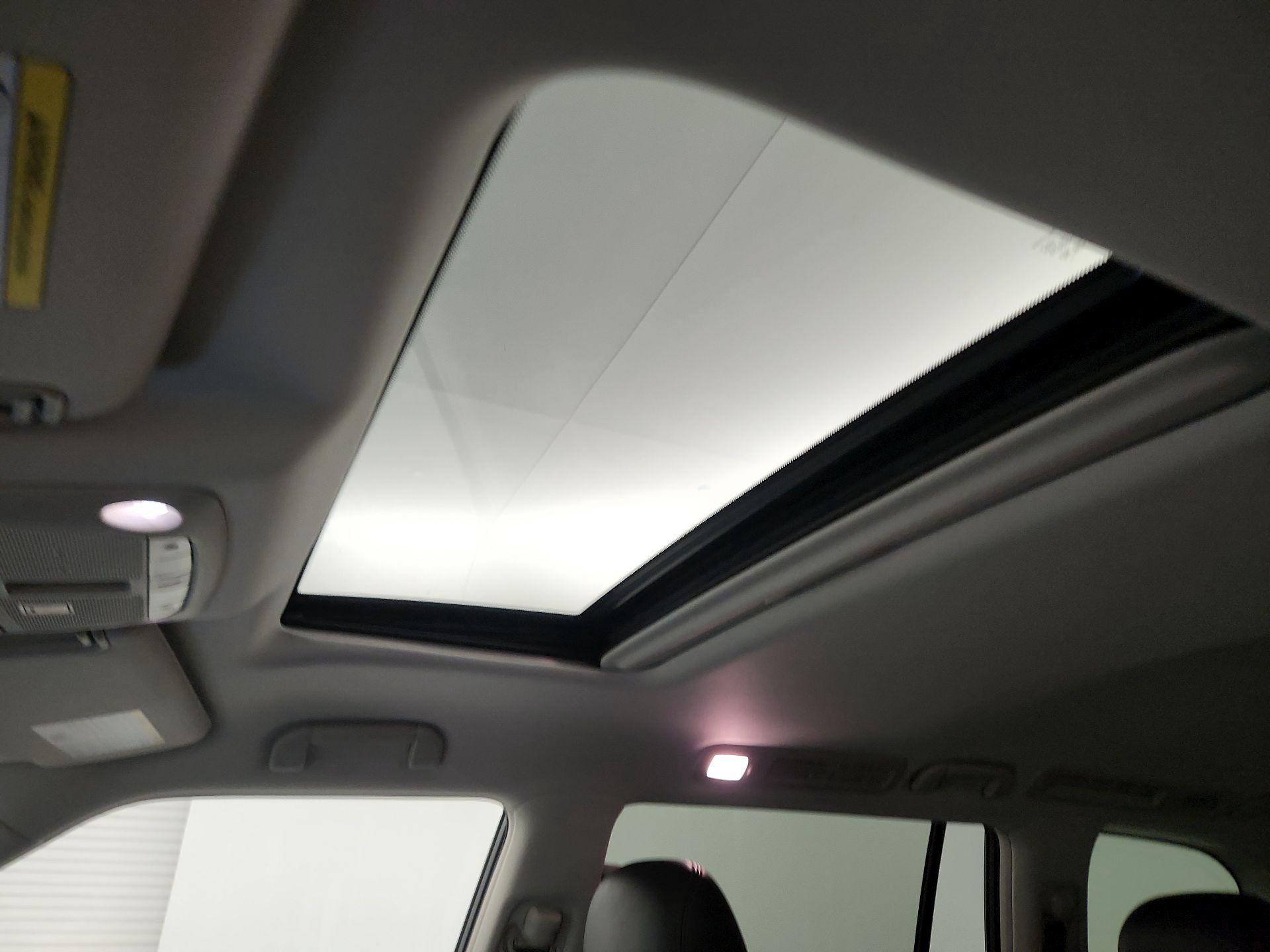 Thumbnail: 2020 Nissan Armada - 18