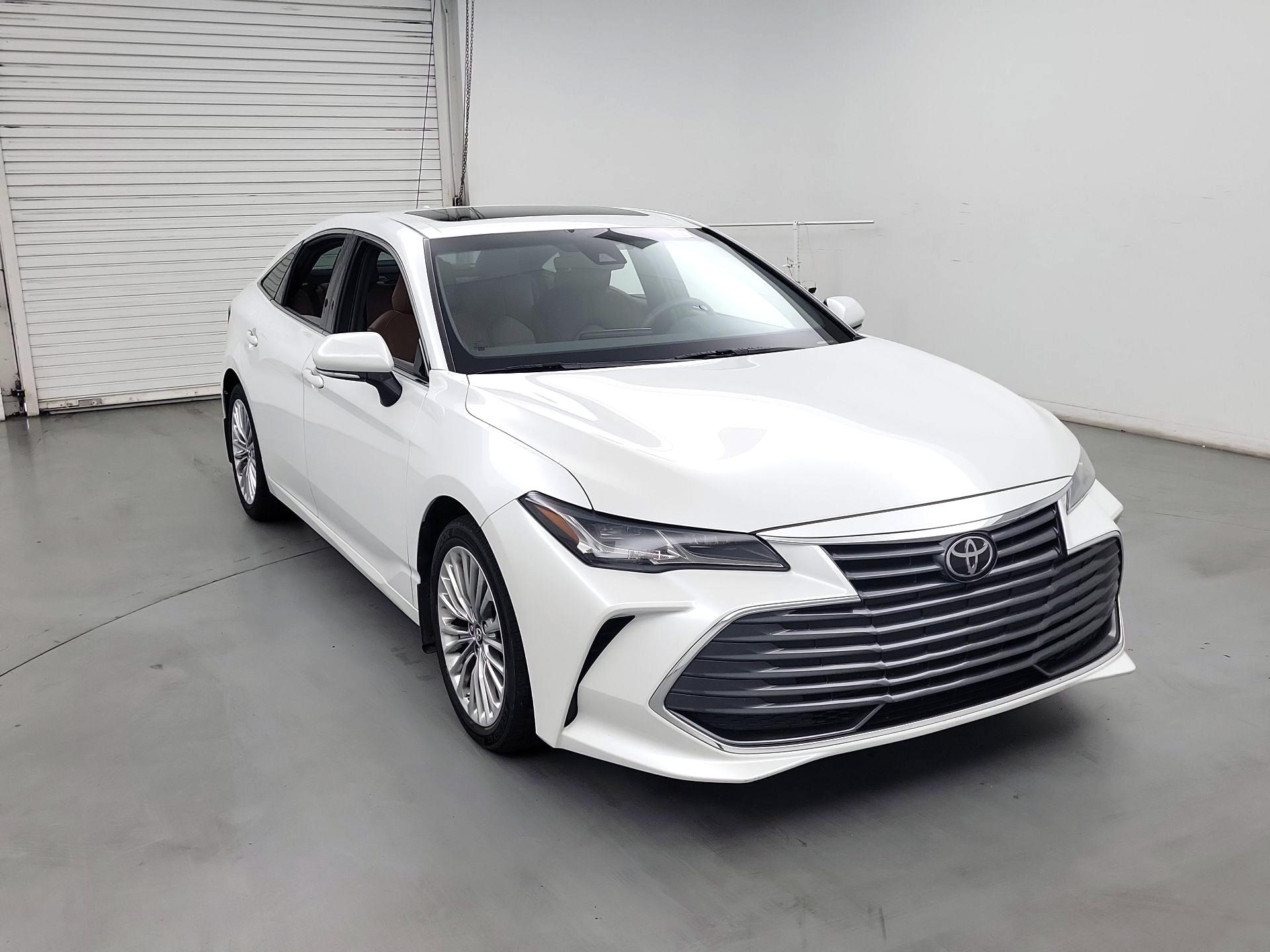 Thumbnail: 2019 Toyota Avalon - 1