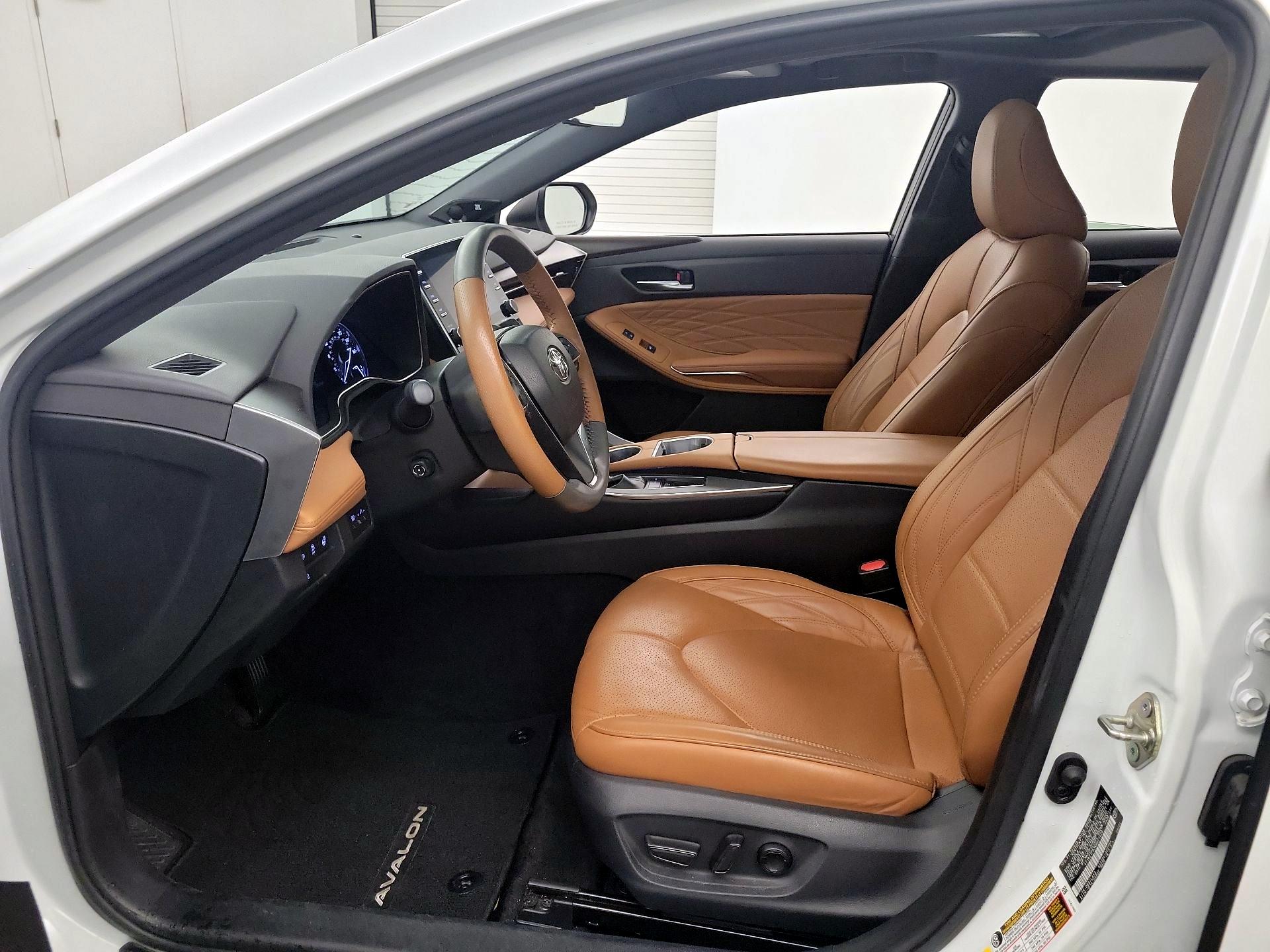 Thumbnail: 2019 Toyota Avalon - 9