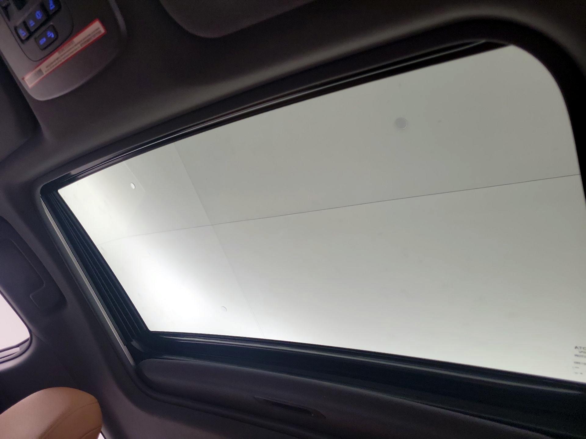 Thumbnail: 2019 Toyota Avalon - 18