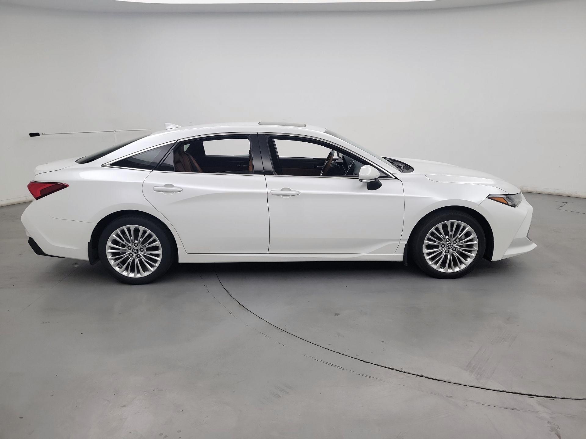 Thumbnail: 2019 Toyota Avalon - 4