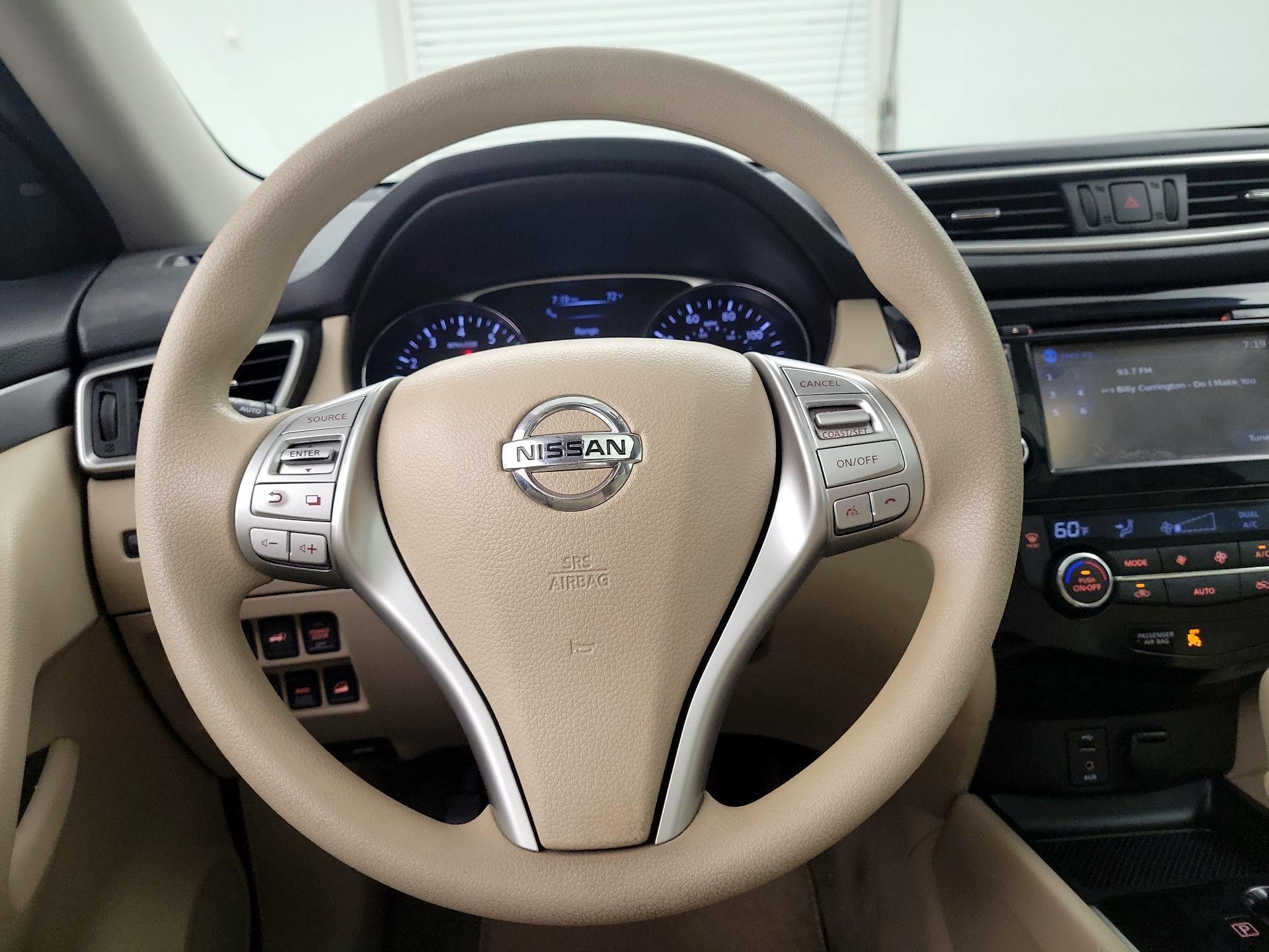 Thumbnail: 2015 Nissan Rogue - 10
