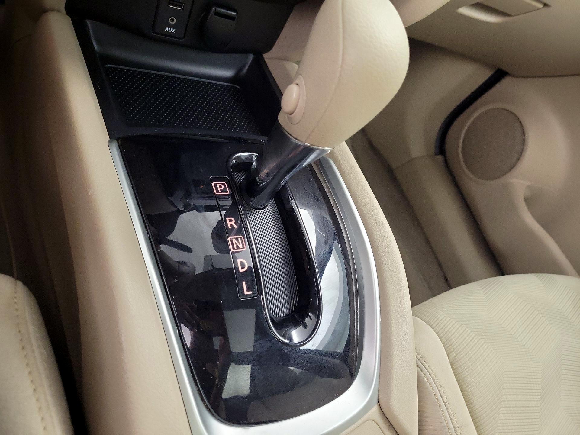 Thumbnail: 2015 Nissan Rogue - 17