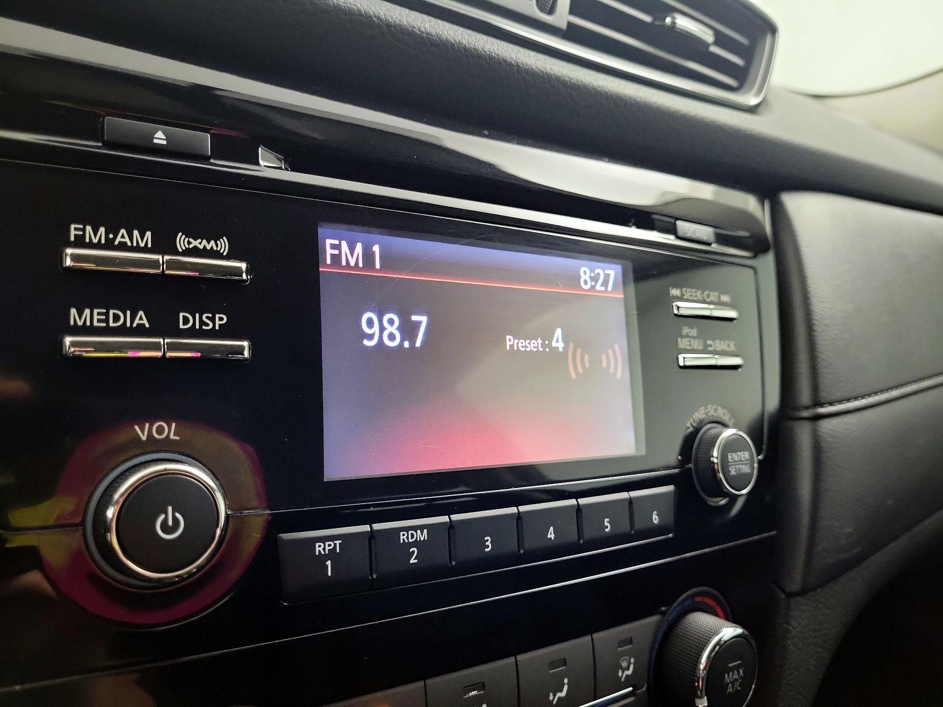 Thumbnail: 2017 Nissan Rogue - 15
