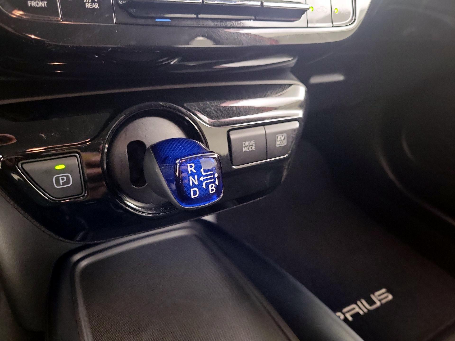 Thumbnail: 2020 Toyota Prius - 15
