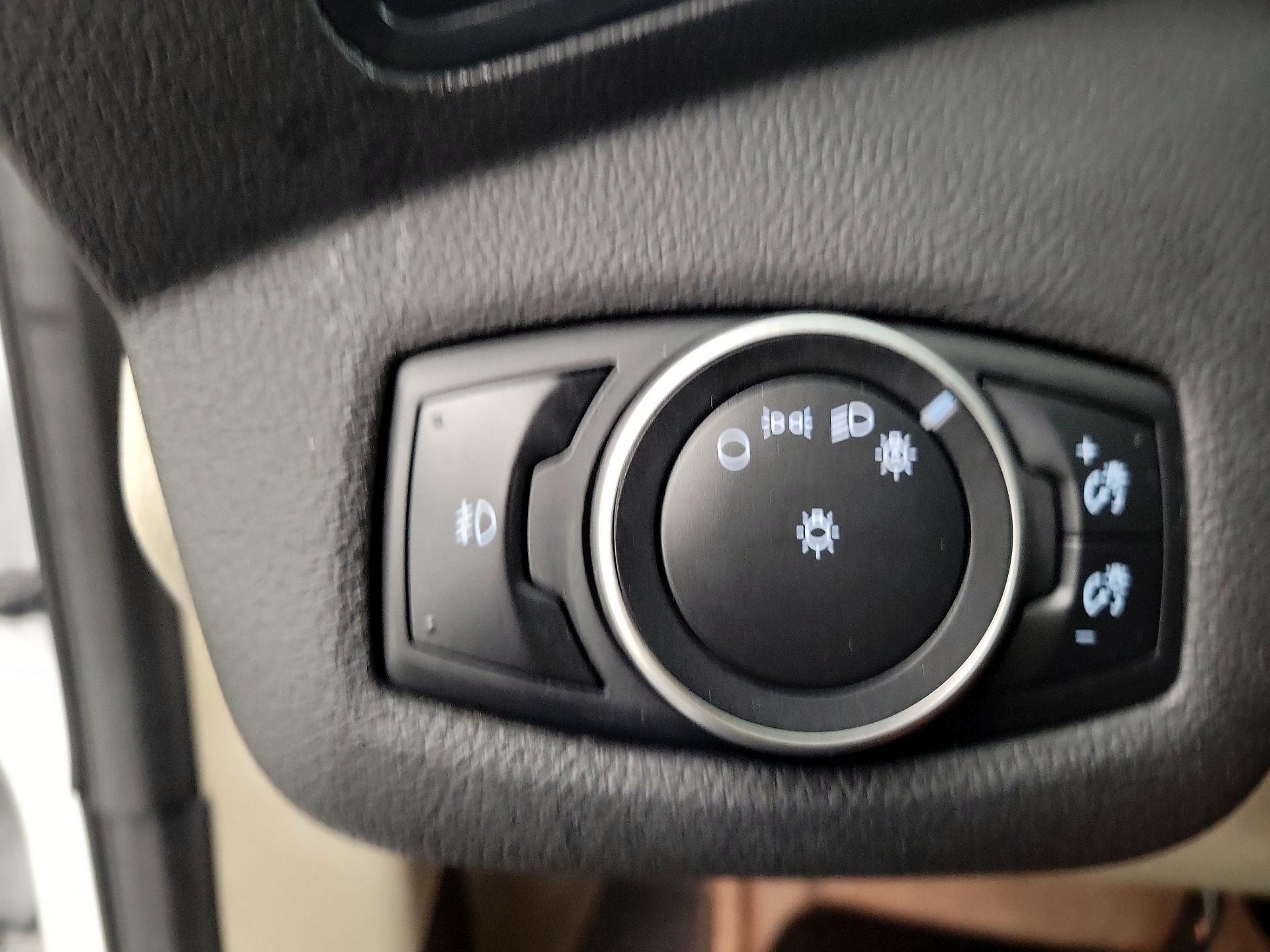 Thumbnail: 2015 Ford Escape - 11
