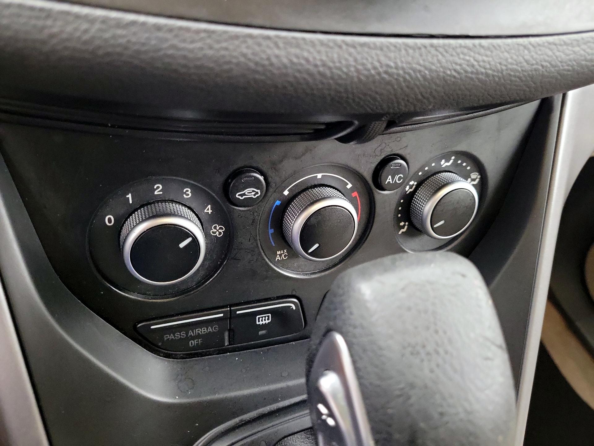 Thumbnail: 2015 Ford Escape - 14