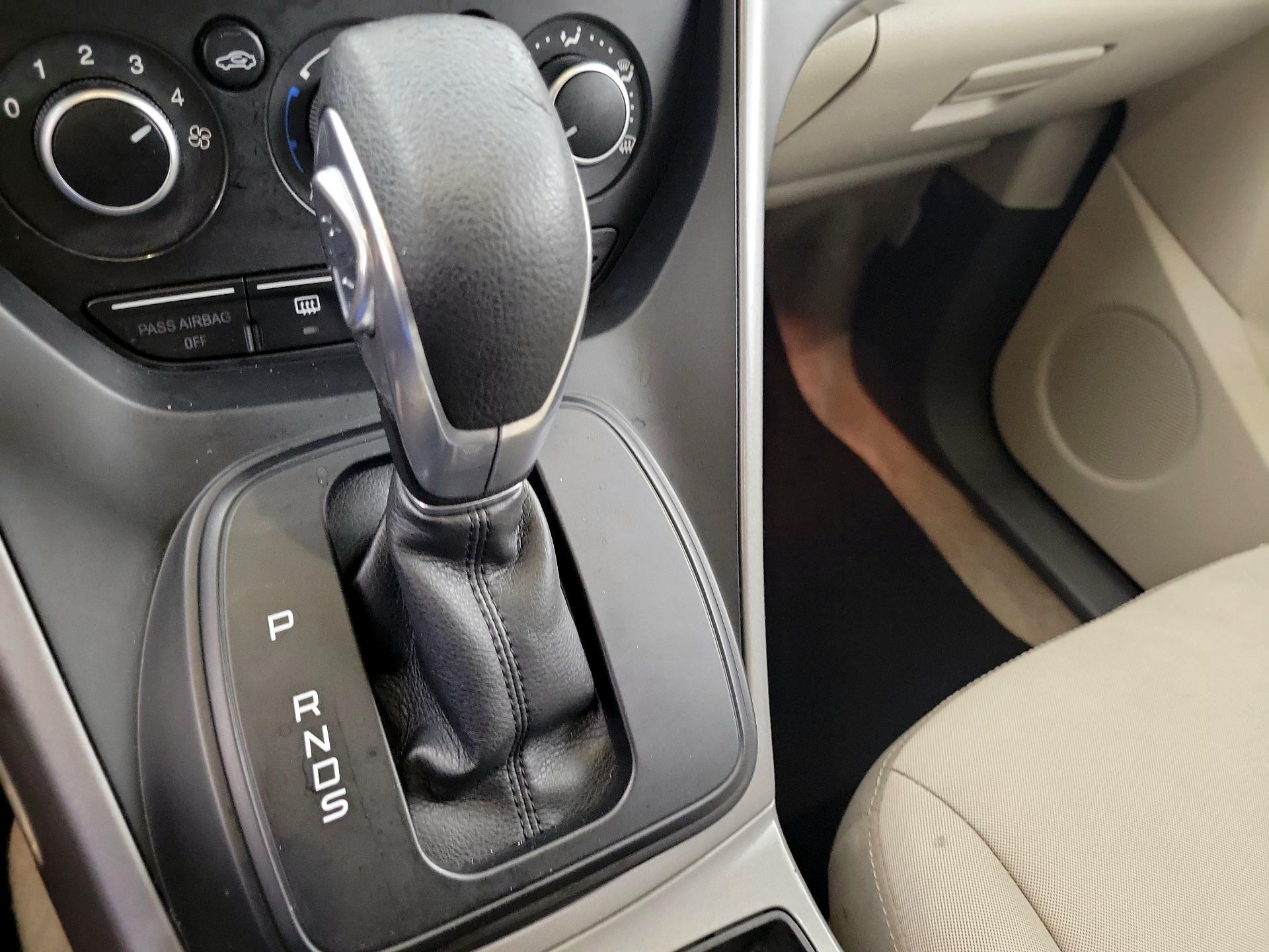 Thumbnail: 2015 Ford Escape - 15