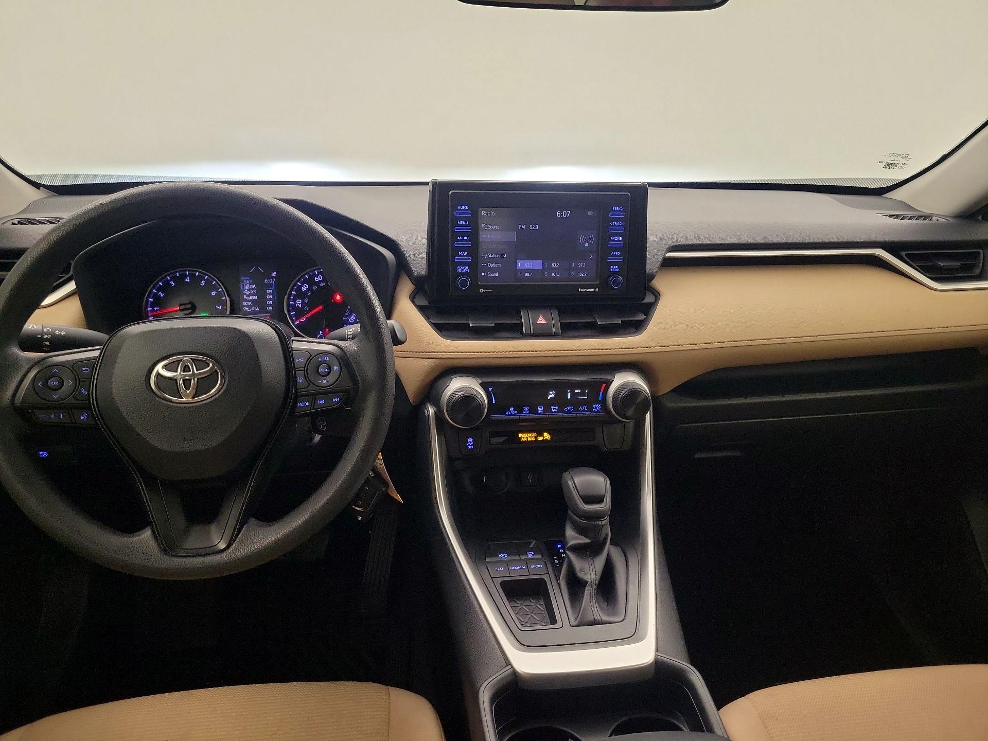 Thumbnail: 2021 Toyota RAV4 - 9