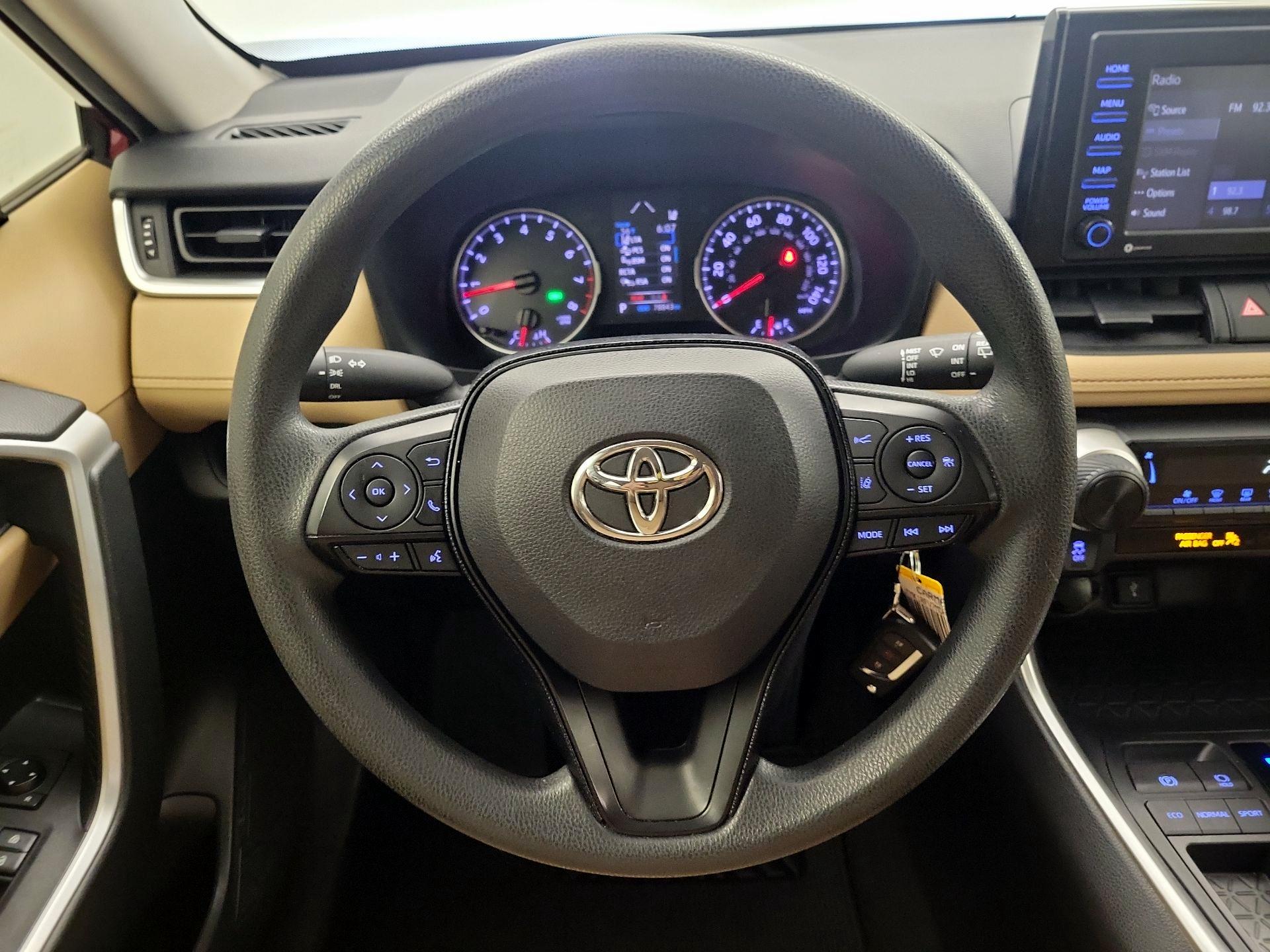 Thumbnail: 2021 Toyota RAV4 - 10