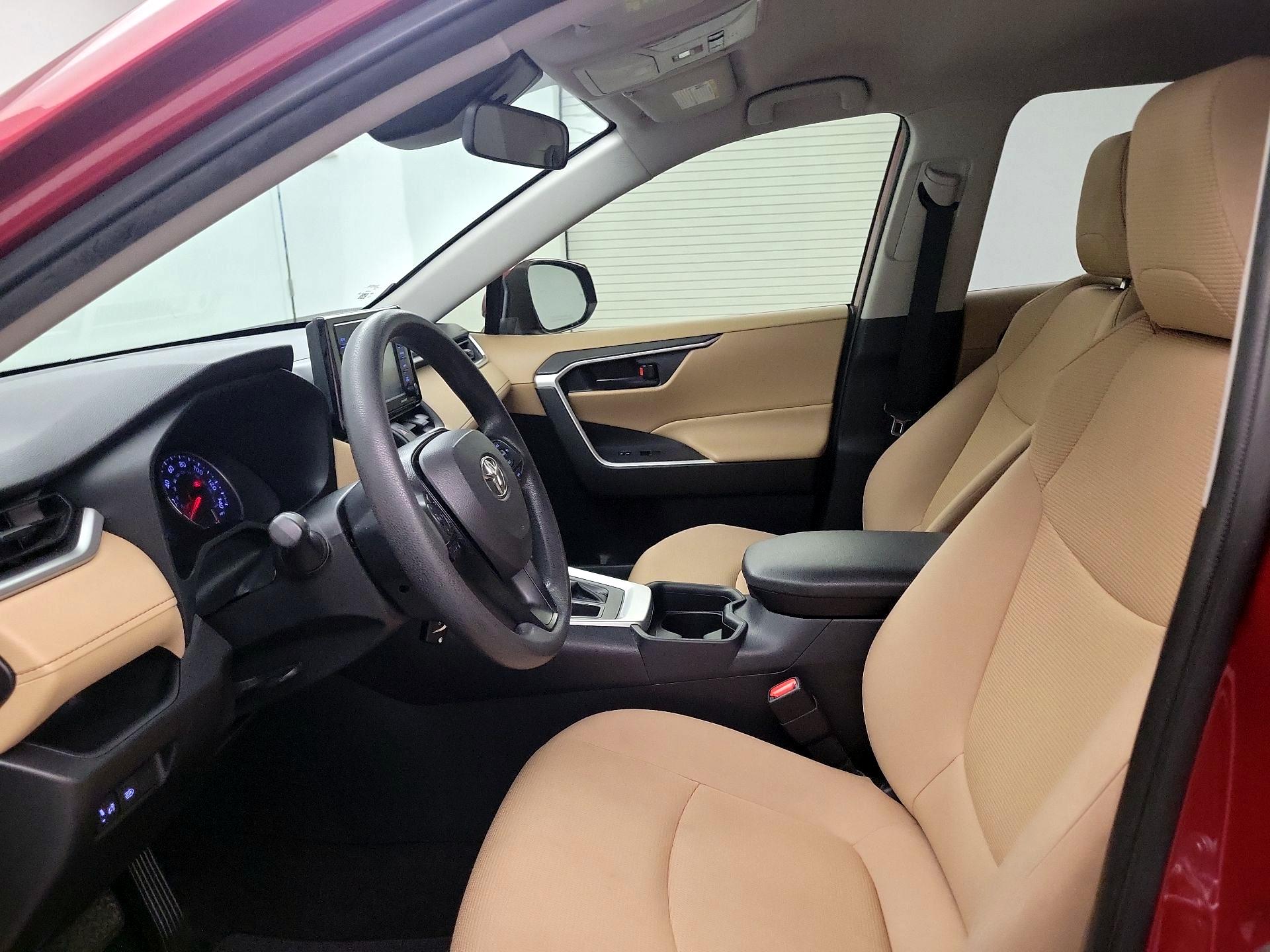 Thumbnail: 2021 Toyota RAV4 - 11