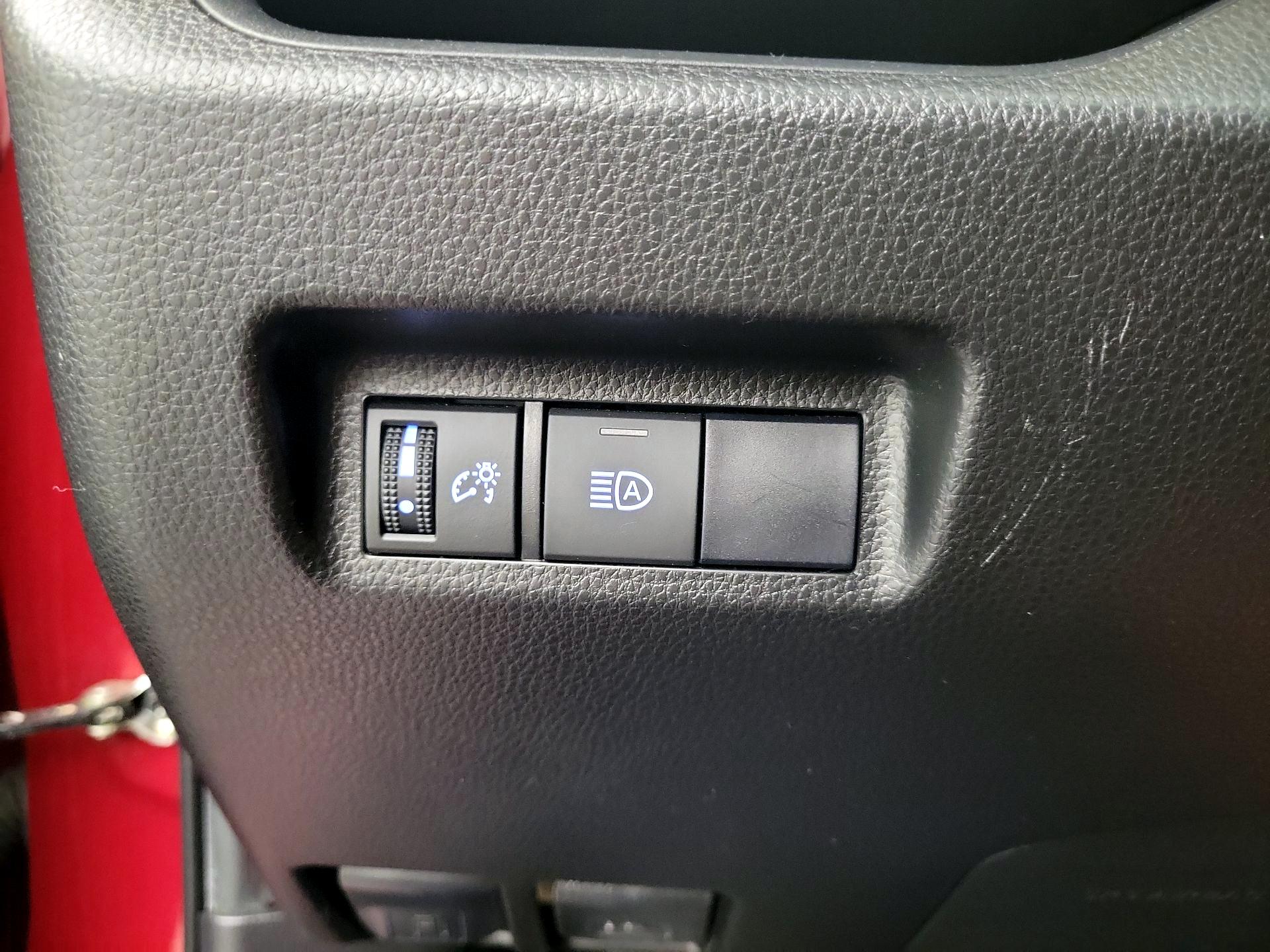Thumbnail: 2021 Toyota RAV4 - 13