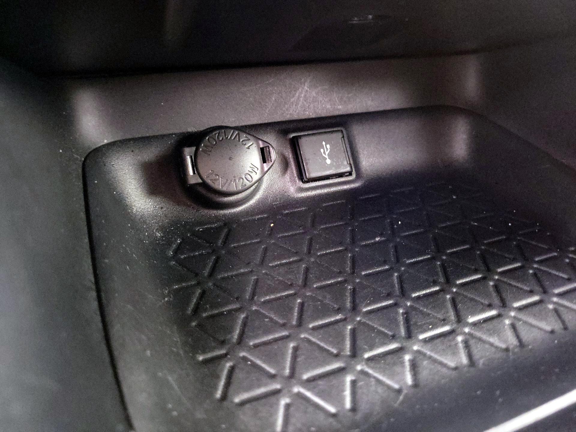 Thumbnail: 2021 Toyota RAV4 - 18