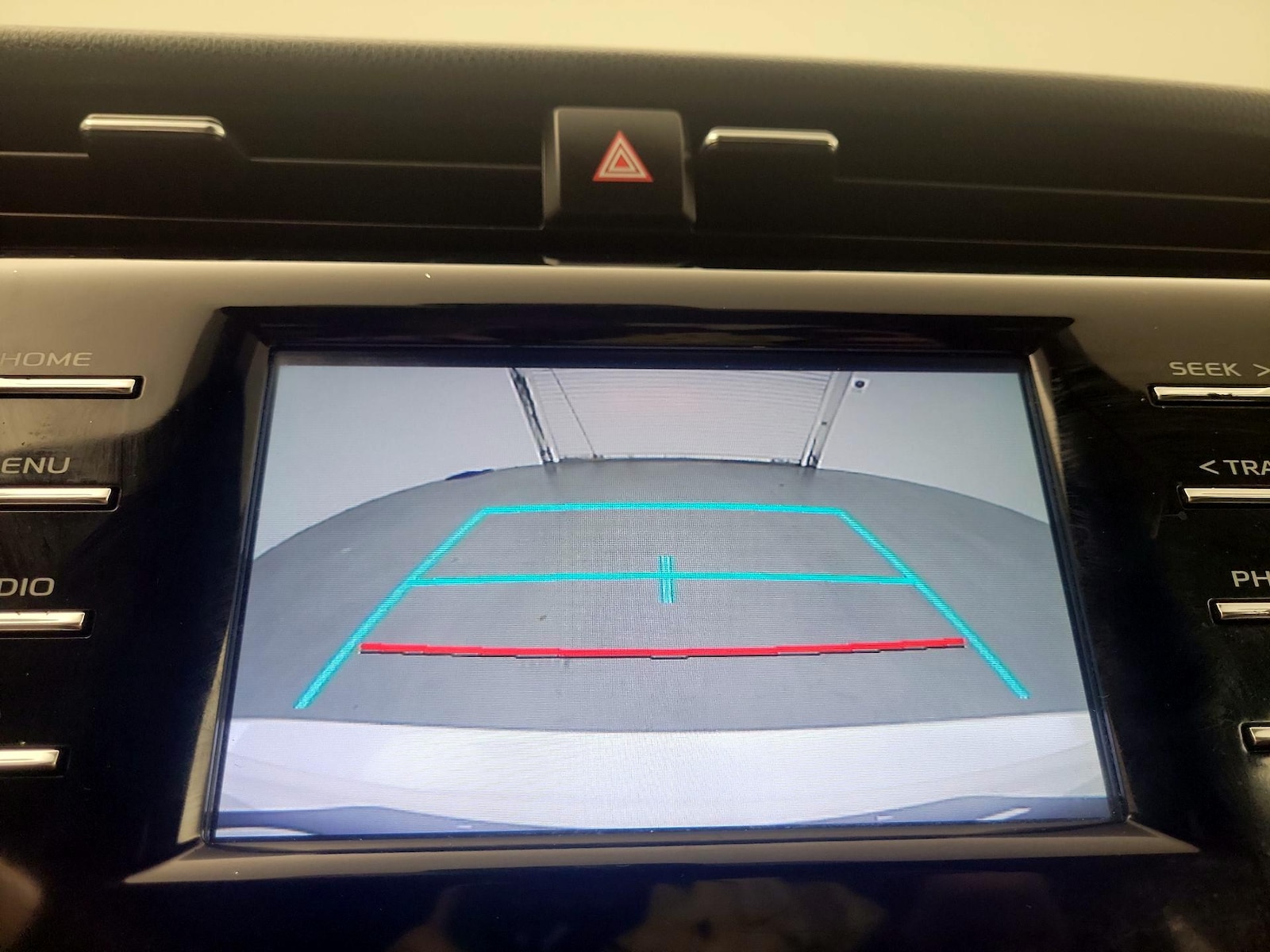 2019 Toyota Camry LE - Photo 15