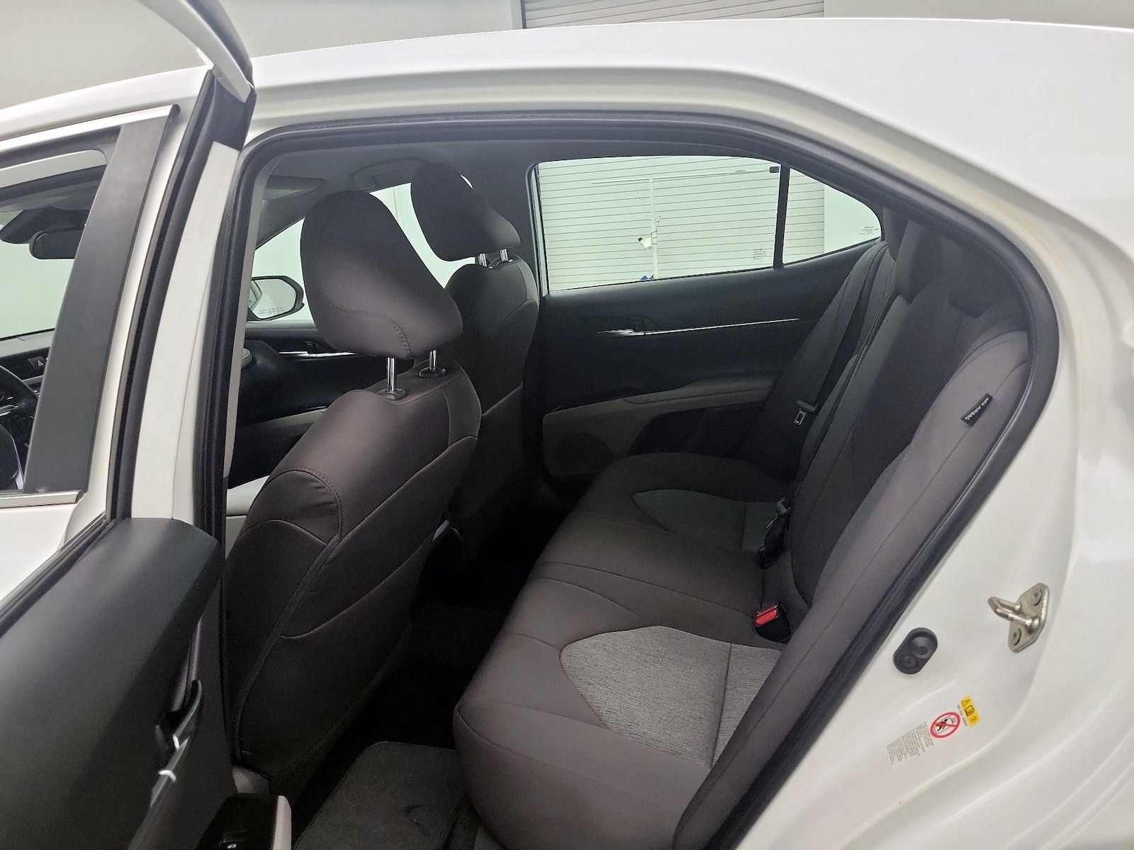 2019 Toyota Camry LE - Photo 20