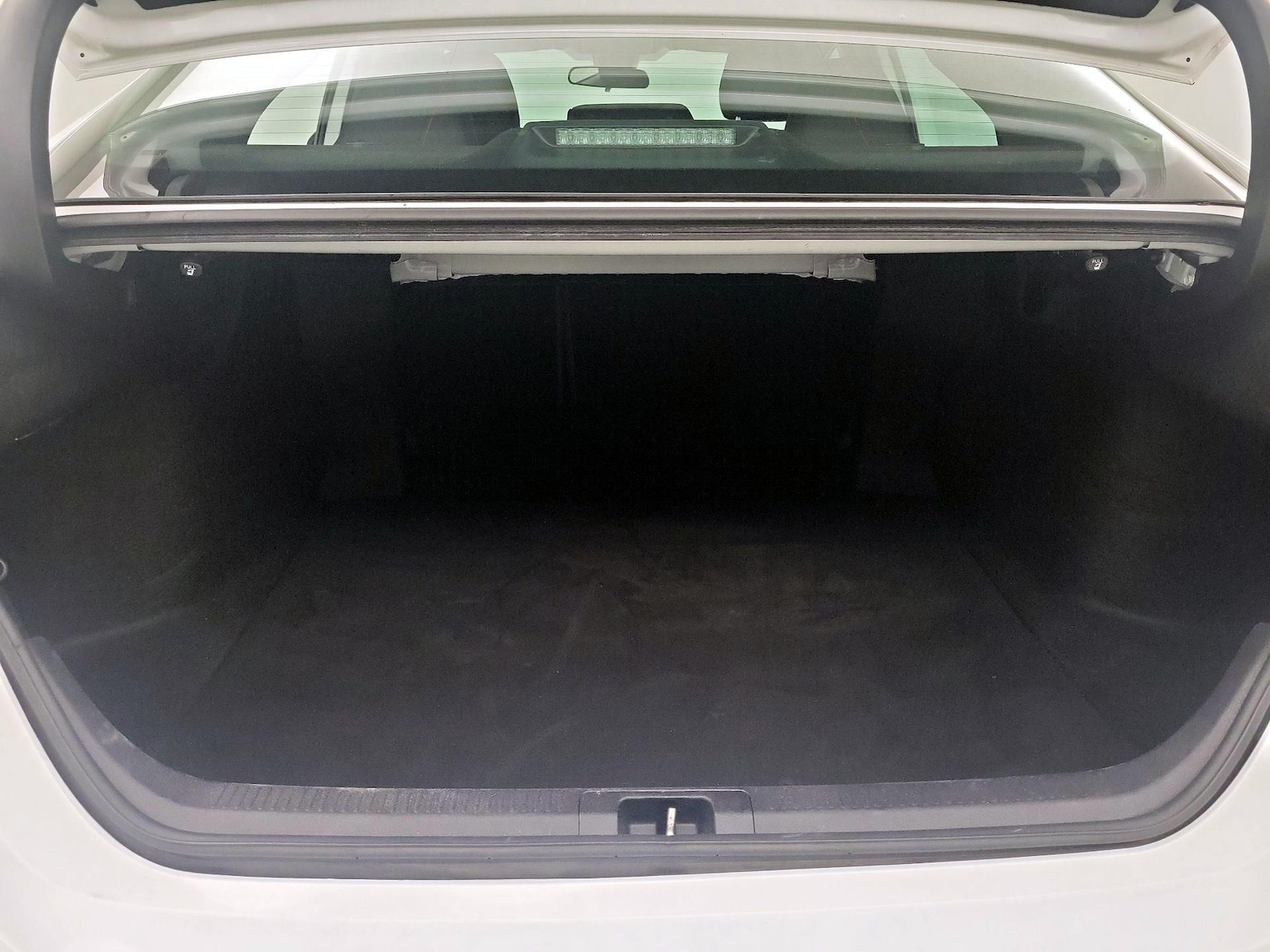 2019 Toyota Camry LE - Photo 21
