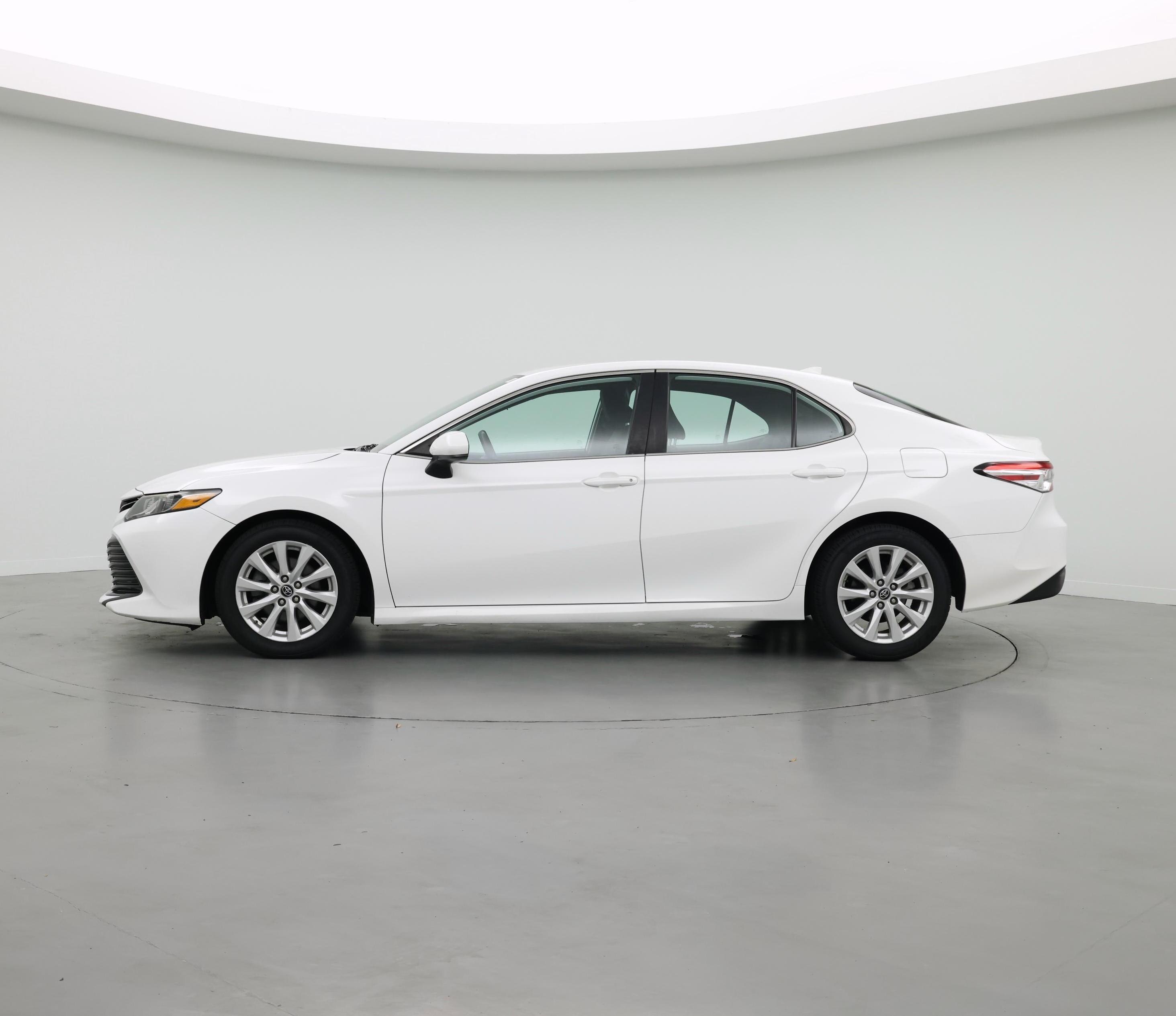 Thumbnail: 2019 Toyota Camry - 3