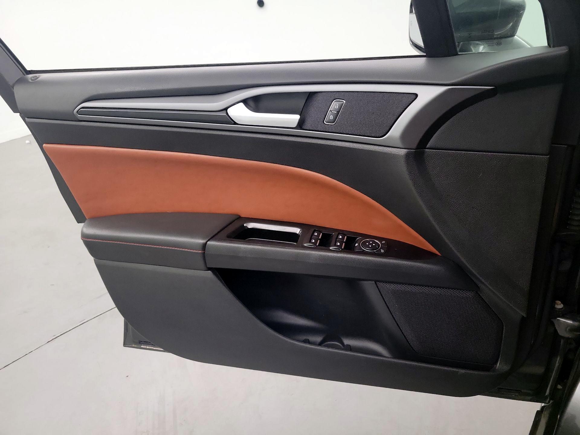 Thumbnail: 2016 Ford Fusion - 12