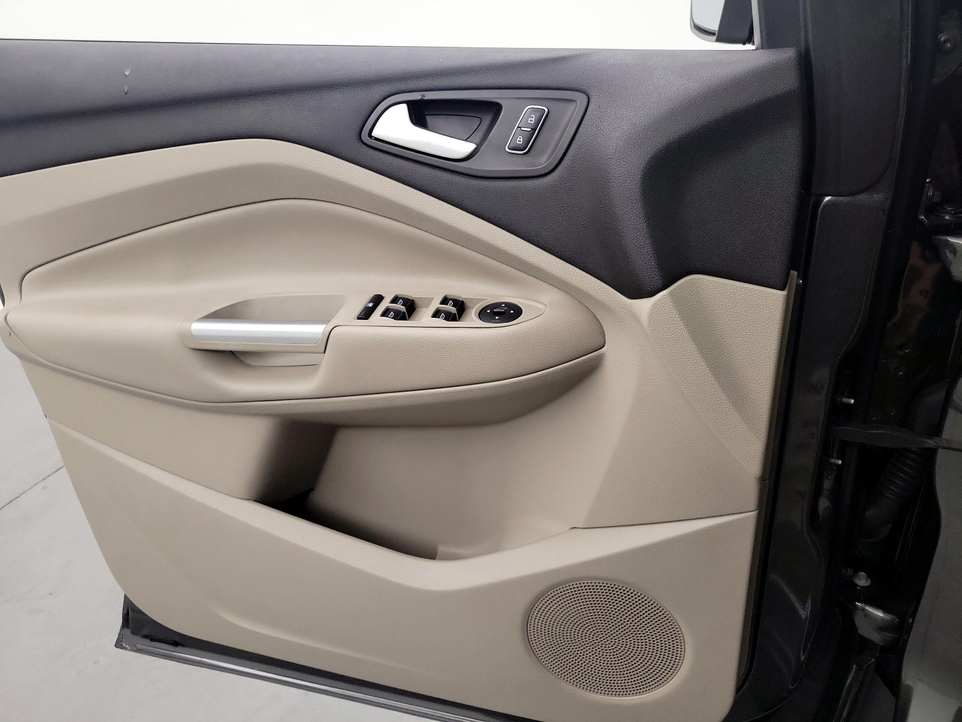 Thumbnail: 2015 Ford Escape - 10