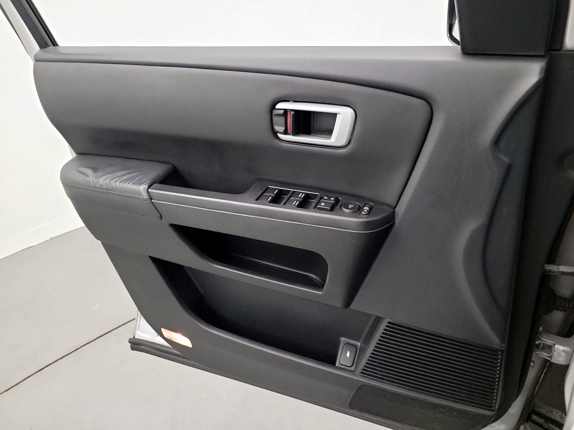 Thumbnail: 2015 Honda Pilot - 12