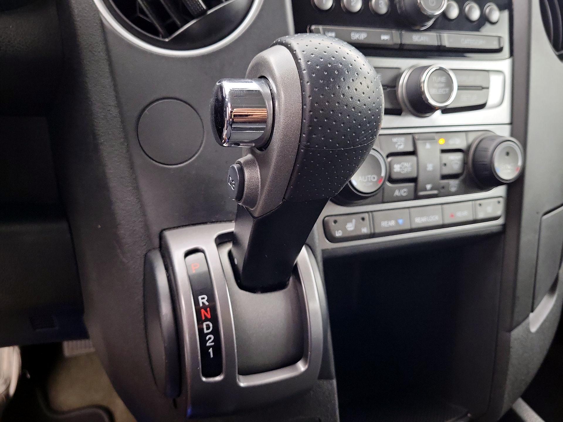 Thumbnail: 2015 Honda Pilot - 17