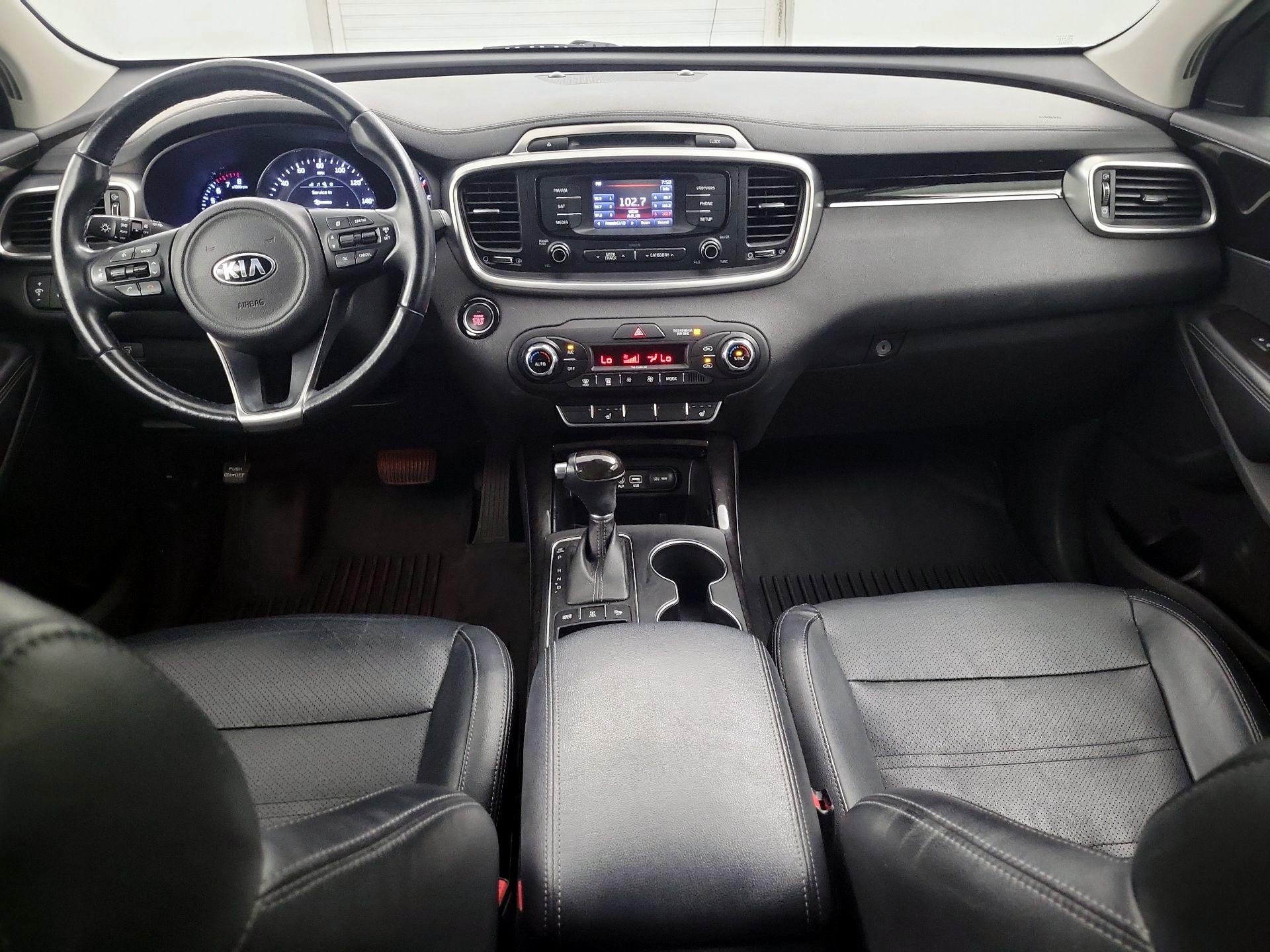 Thumbnail: 2016 Kia Sorento - 9