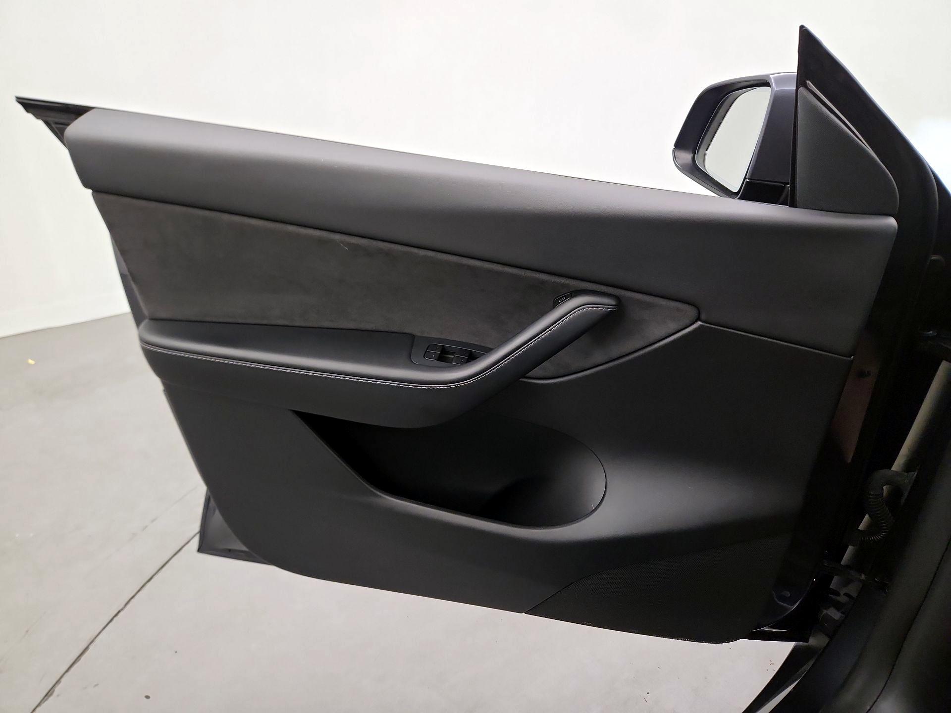 Thumbnail: 2021 Tesla Model Y - 10