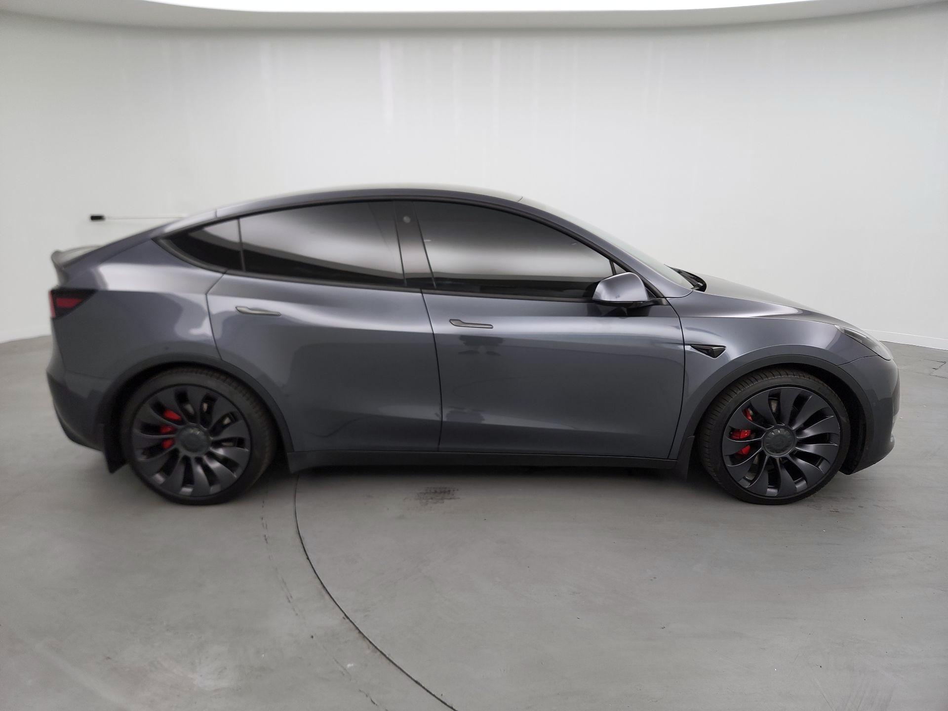 Thumbnail: 2021 Tesla Model Y - 4