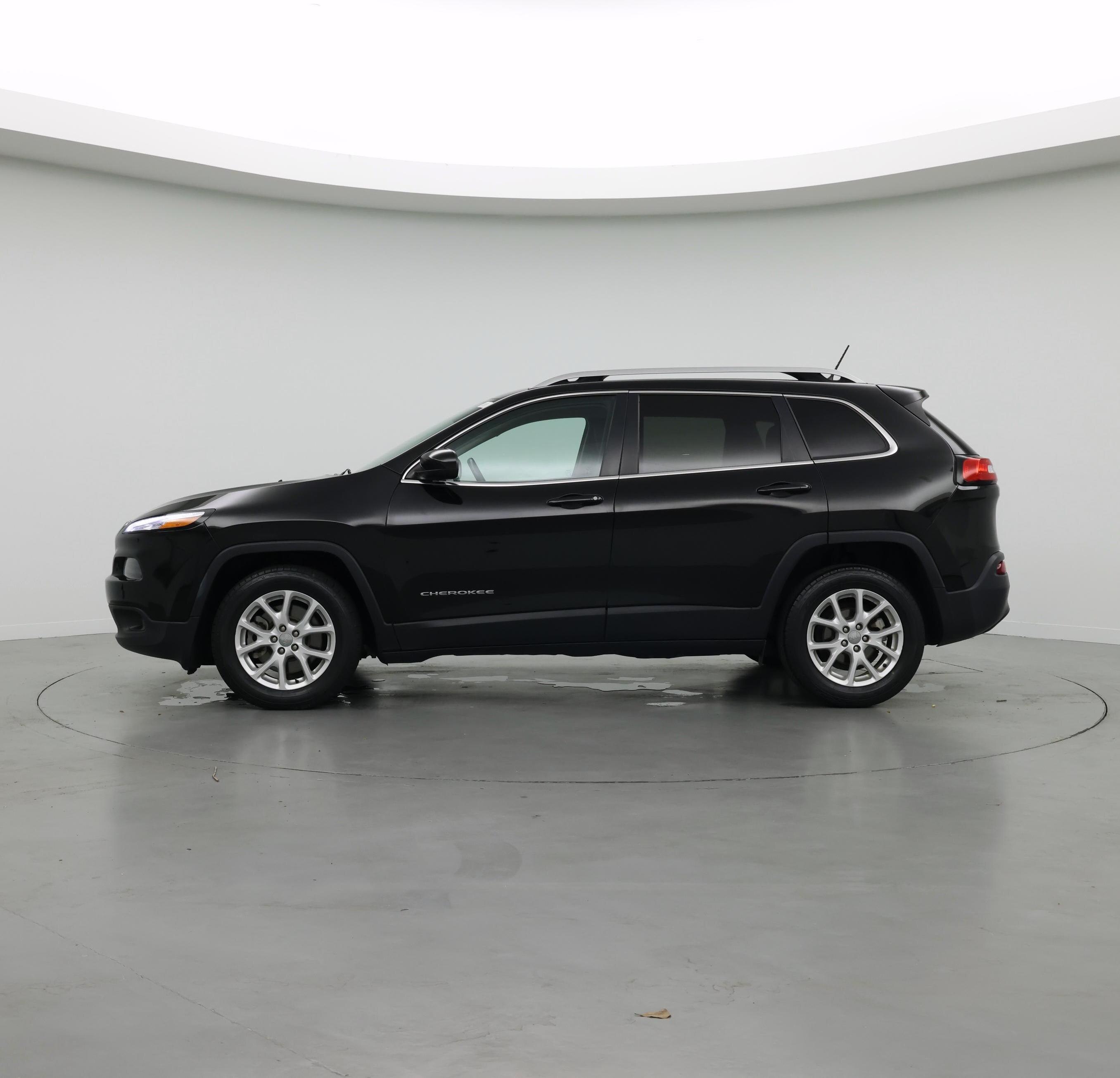 Thumbnail: 2017 Jeep Cherokee - 3