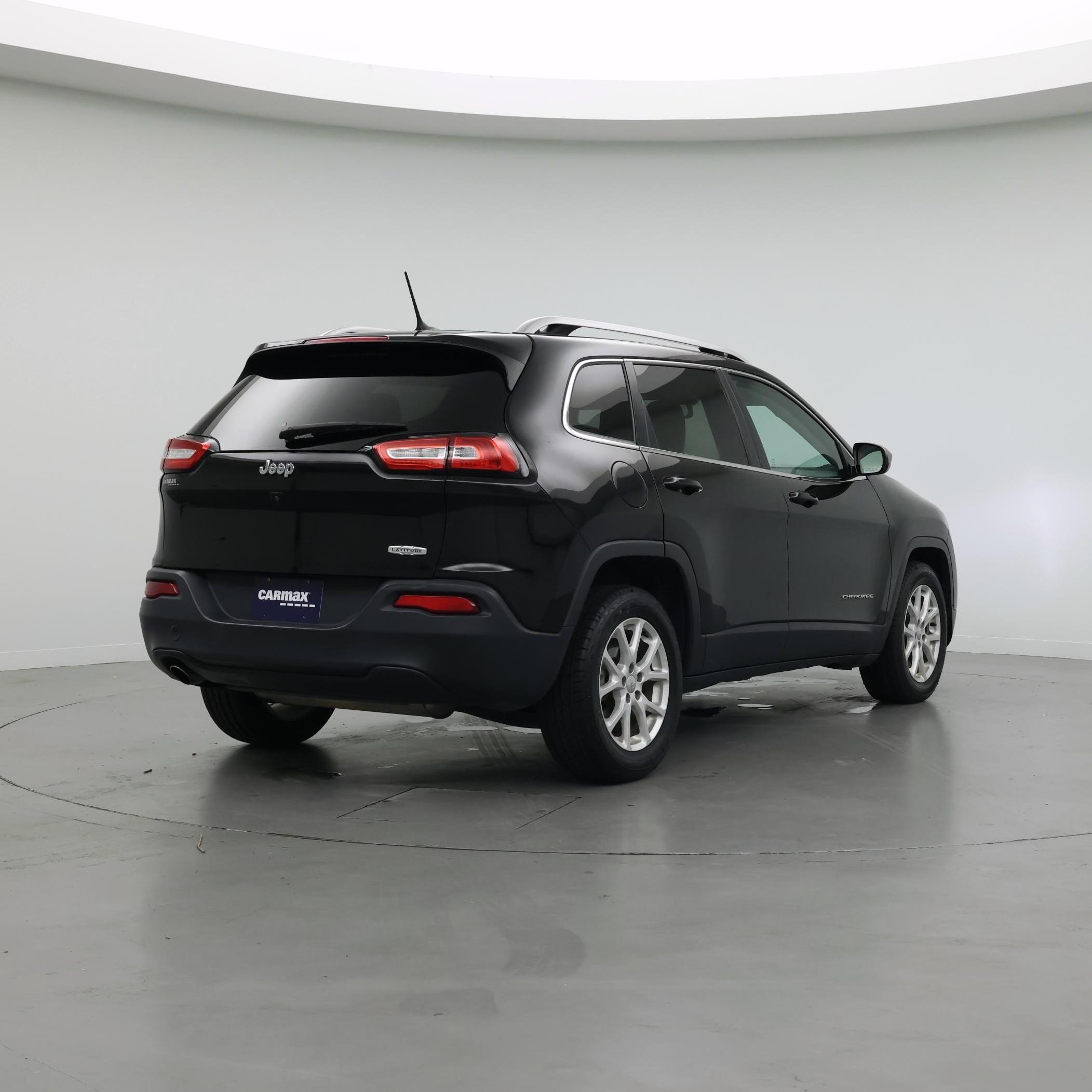 Thumbnail: 2017 Jeep Cherokee - 8